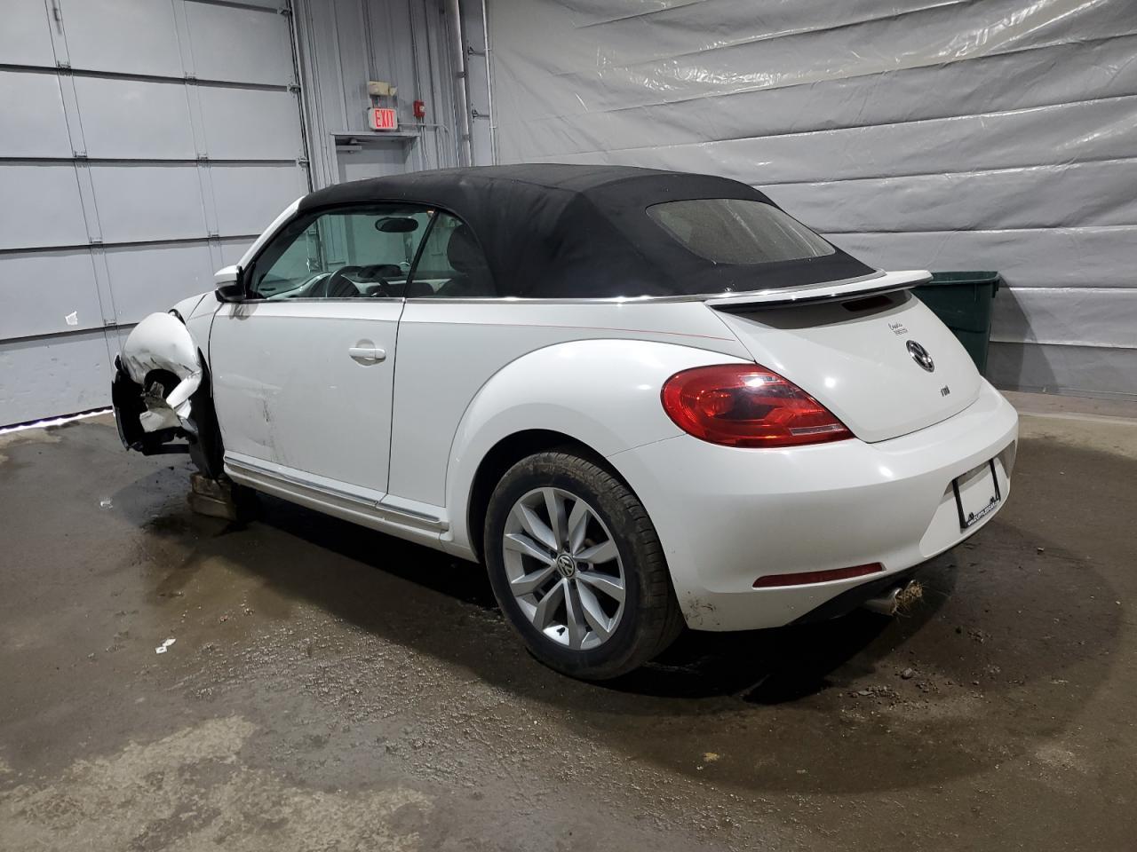 2013 Volkswagen Beetle - Фото 2