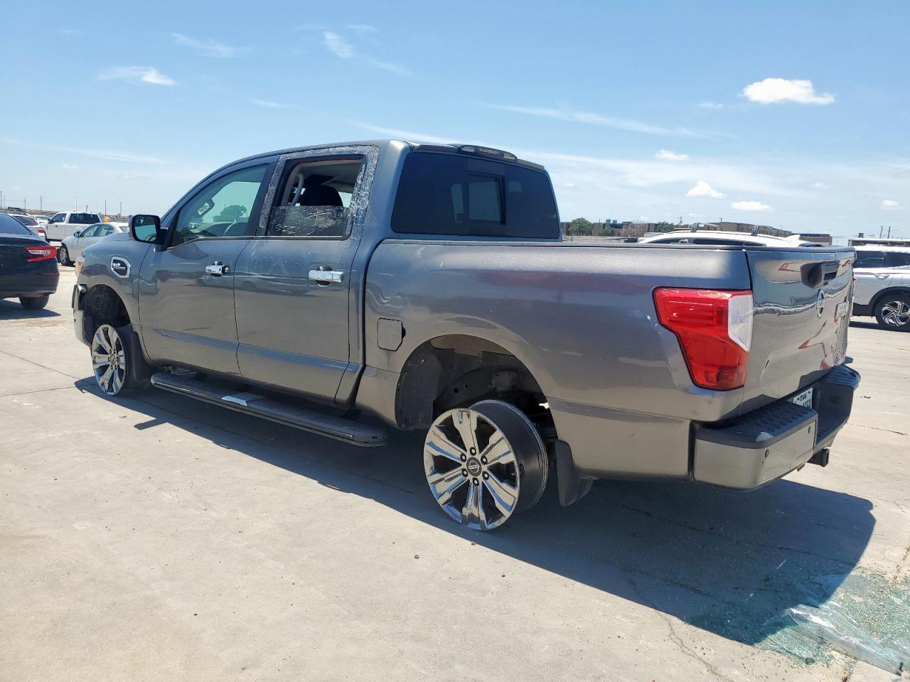 2017 Nissan Titan Sv - Фото 2