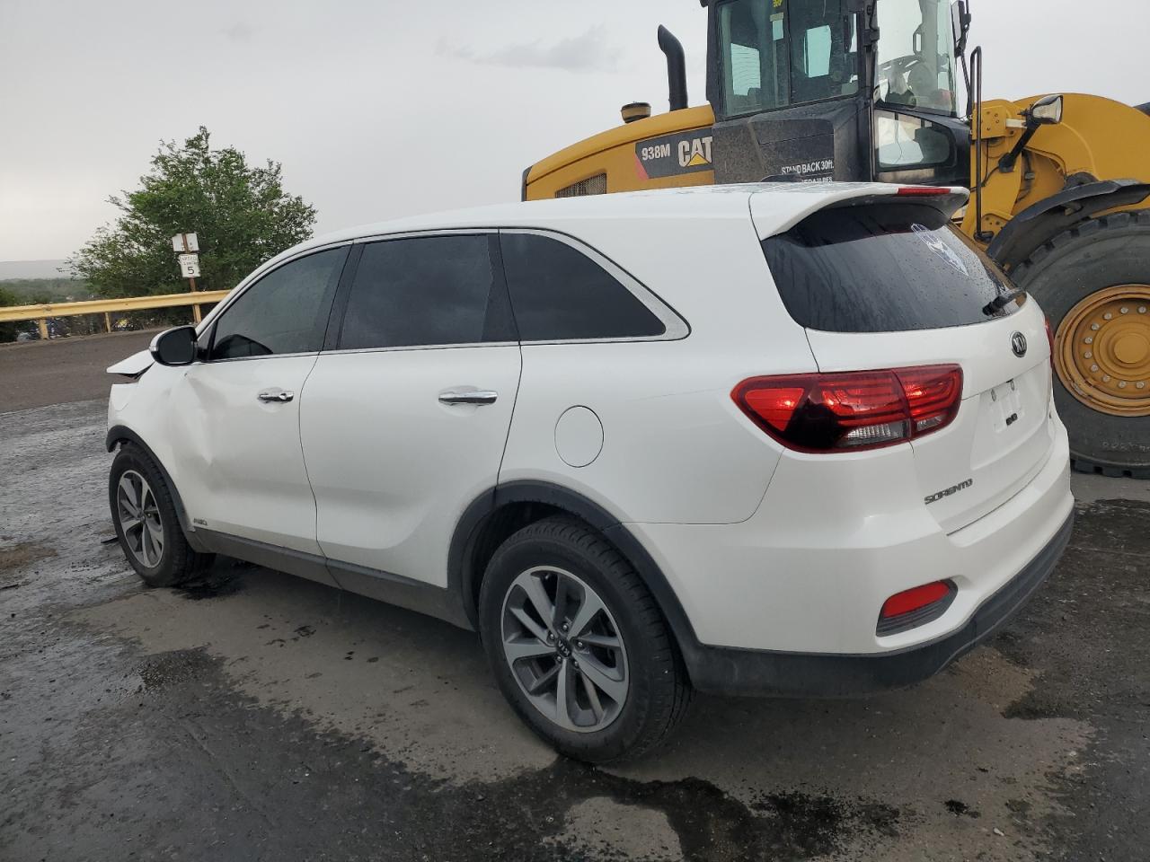 2020 Kia Sorento S - Image 2