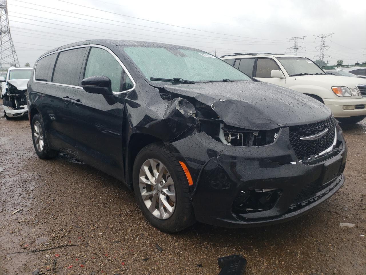 2023 Chrysler Pacifica Touring L - Image 4