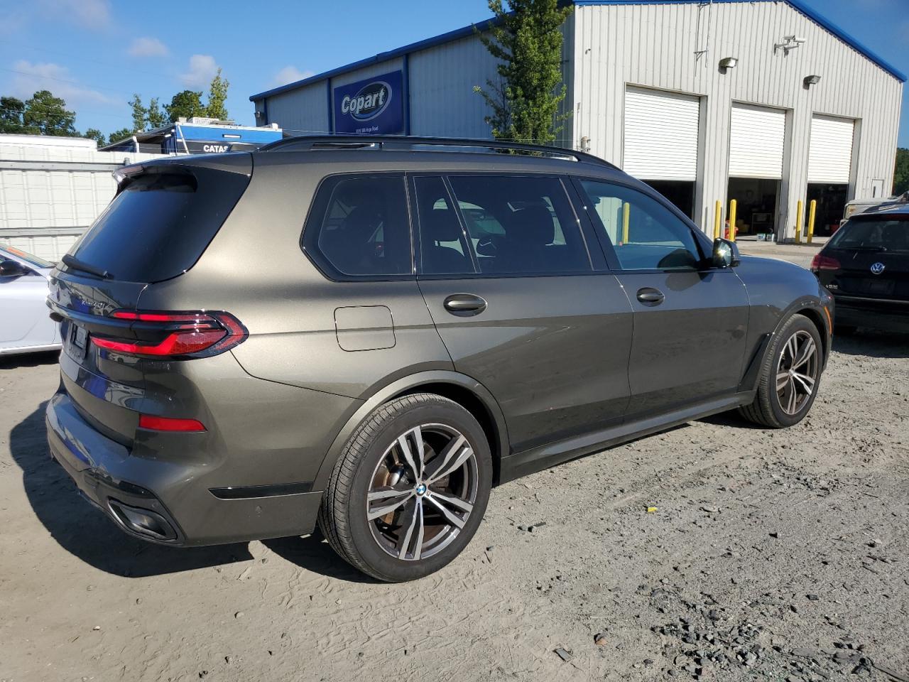 2024 BMW X7 xDrive40I - Image 3