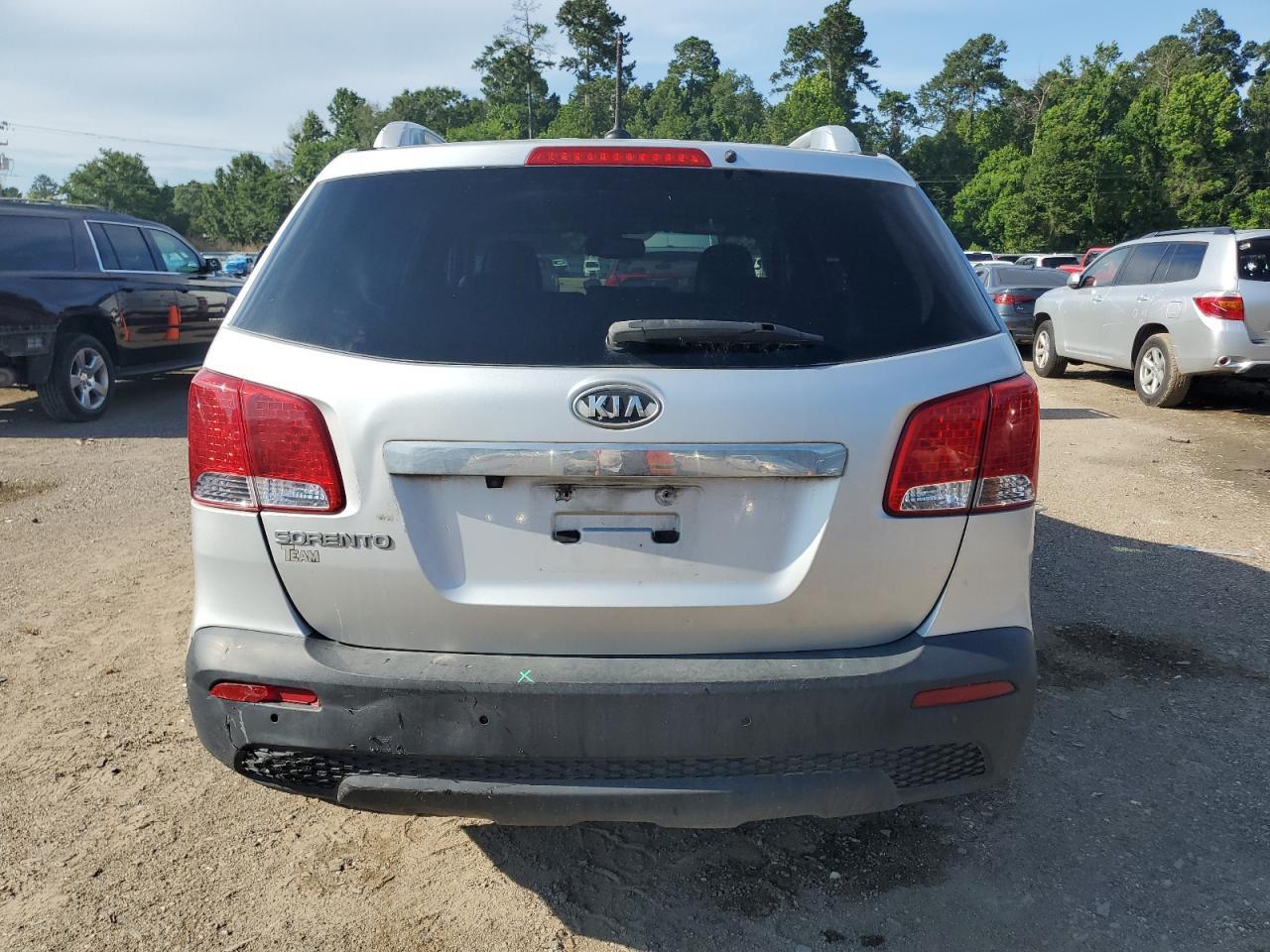 2011 Kia Sorento Base - Image 6