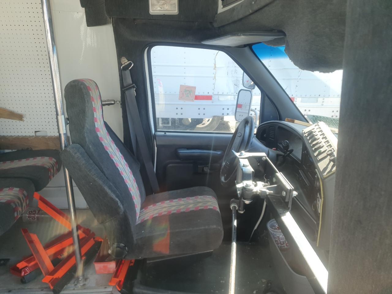 1994 Ford Econoline E350 Cutaway Van - Фото 5