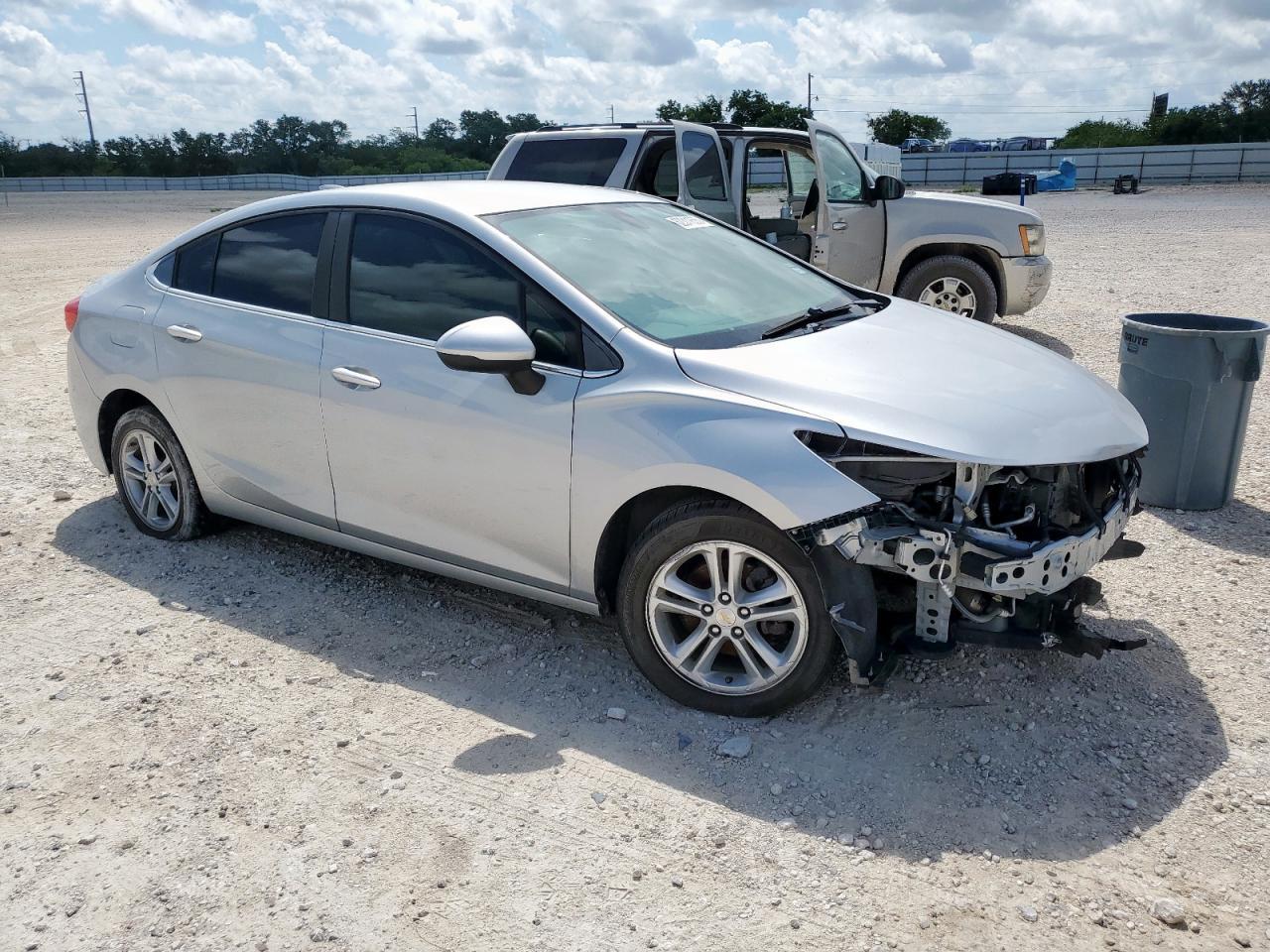 2017 Chevrolet Cruze Lt - Image 4