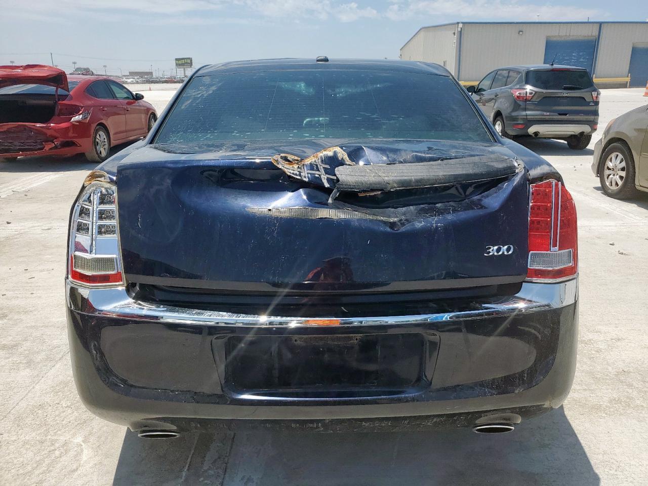 2011 Chrysler 300C - Фото 6