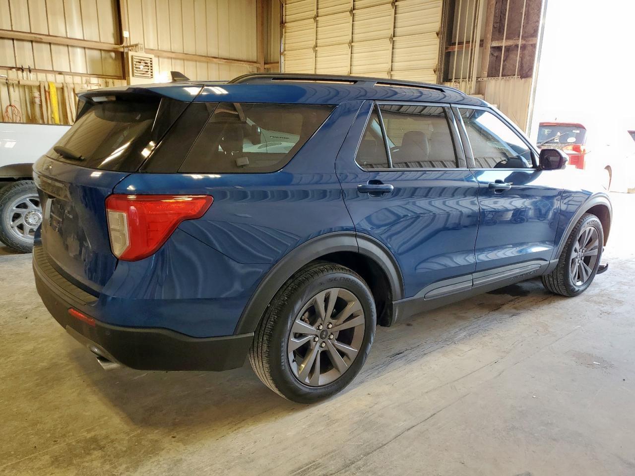 2022 Ford Explorer Xlt - Фото 3