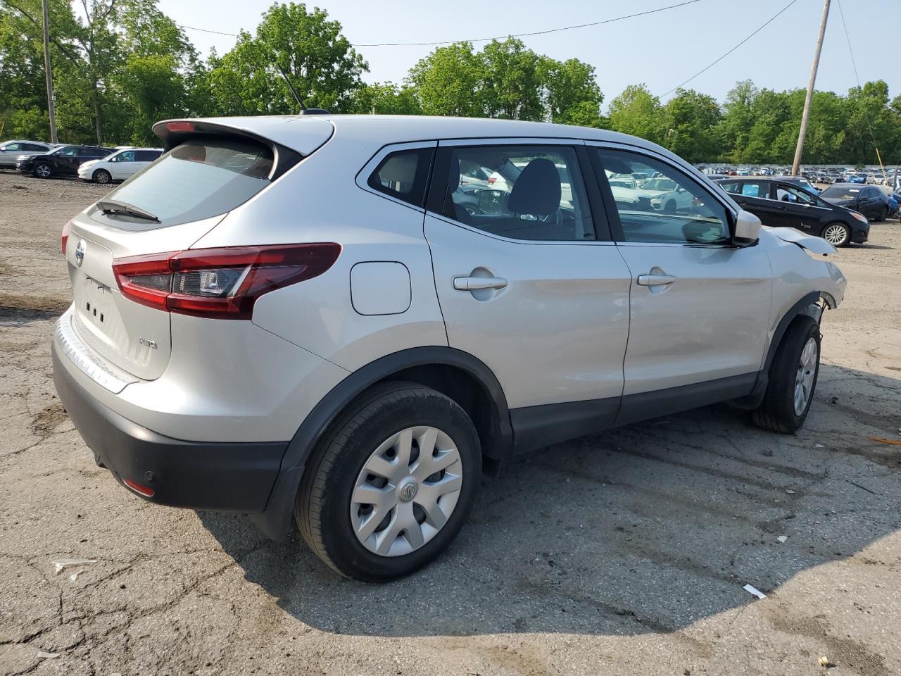 2020 Nissan Rogue Sport S - Фото 3