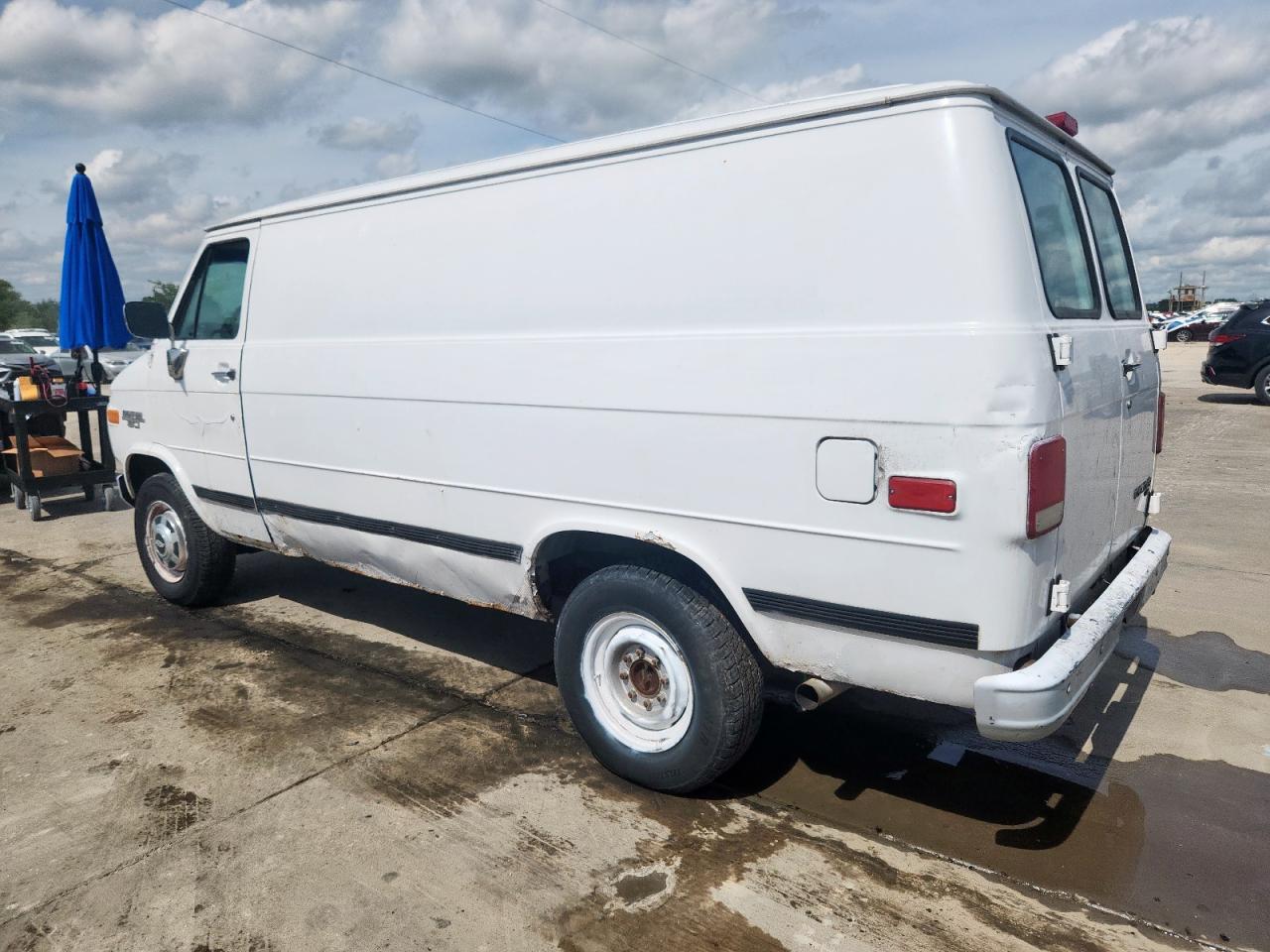 1994 Chevrolet Van G3500 - Фото 2