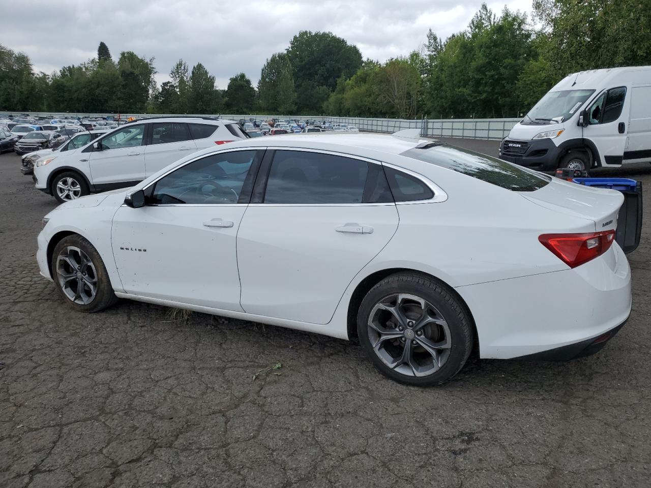 2016 Chevrolet Malibu Lt - Image 2