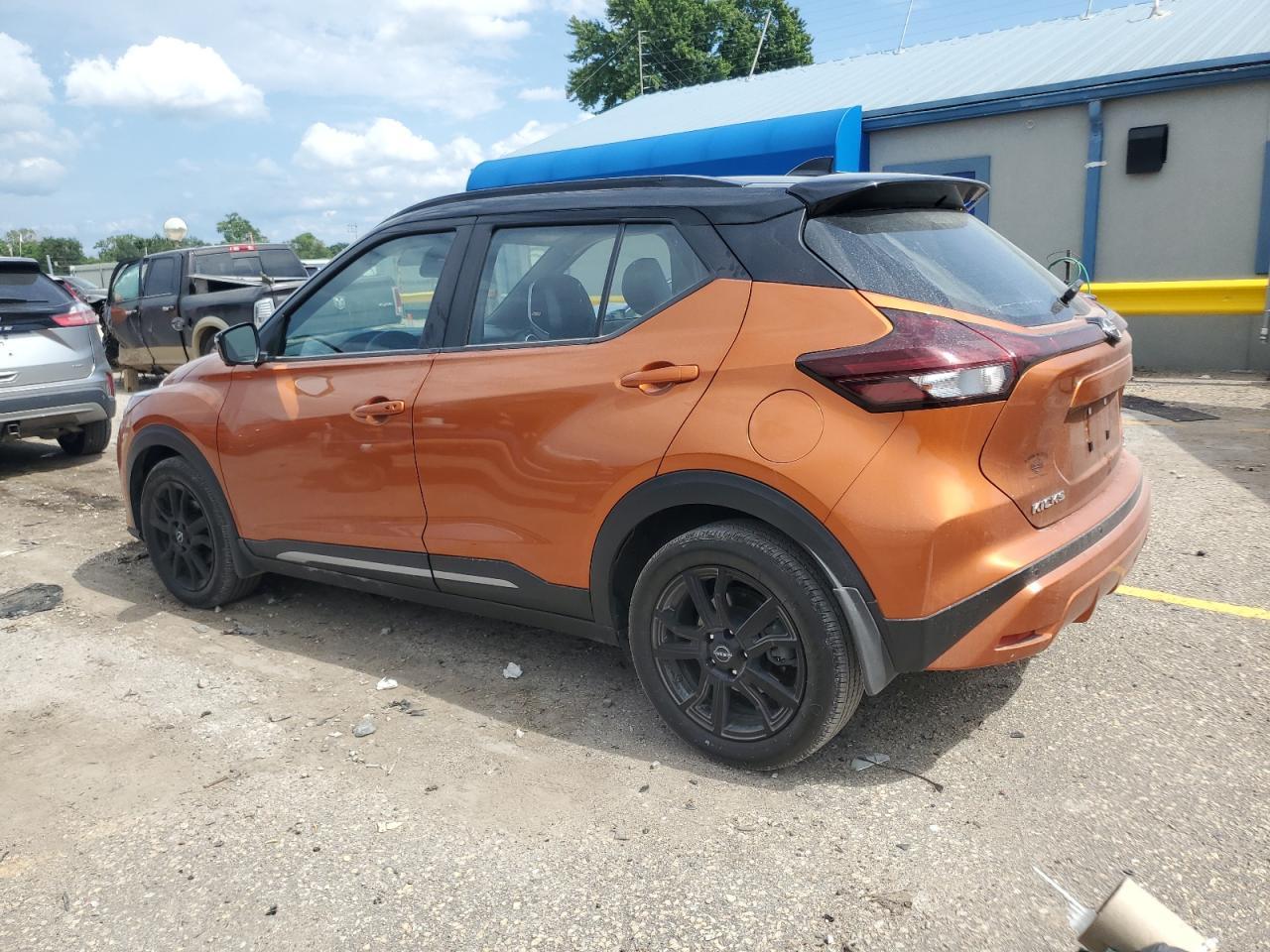 2024 Nissan Kicks Sr - Image 2