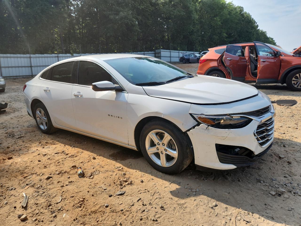 2022 Chevrolet Malibu Ls - Фото 4