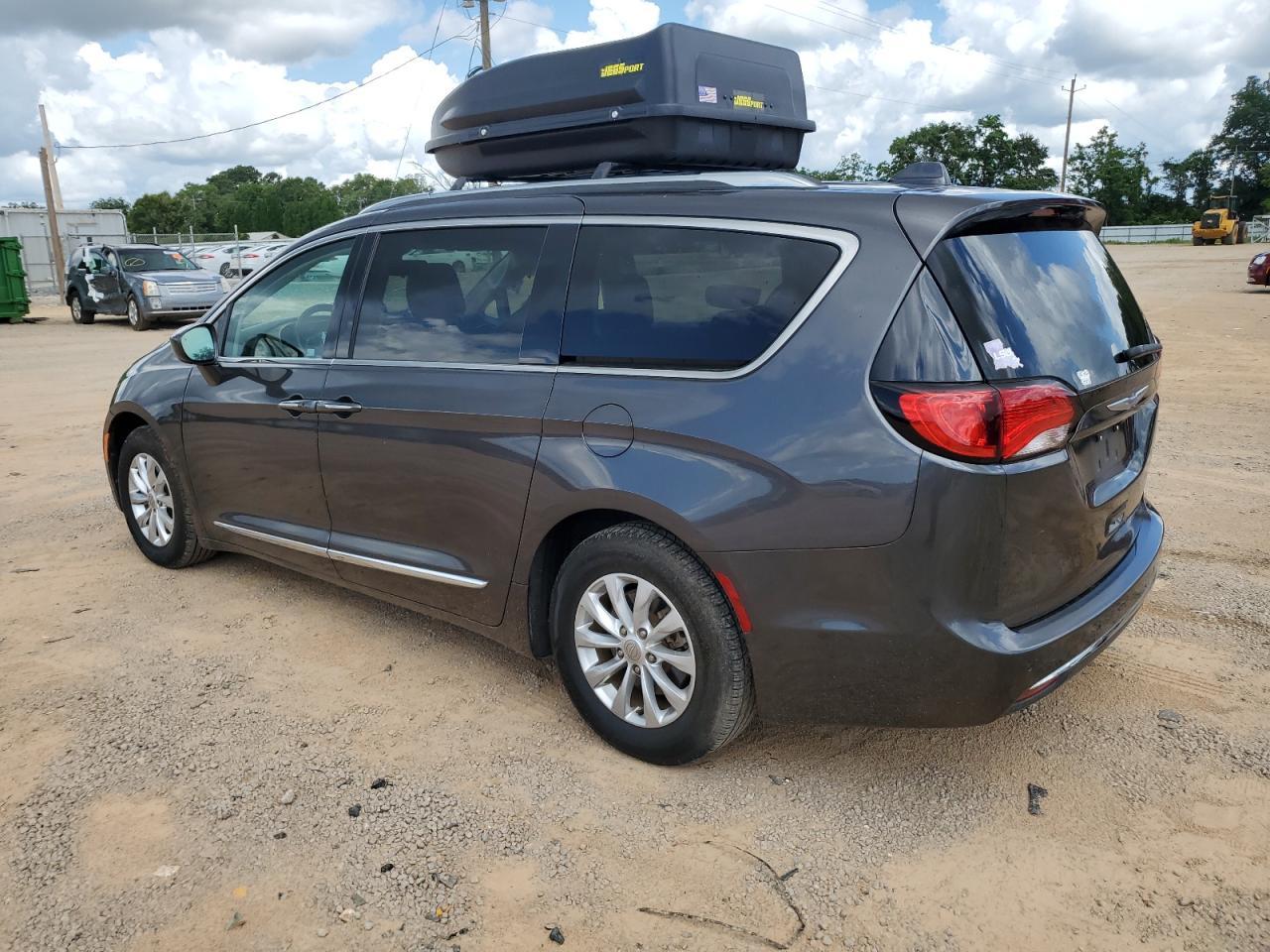 2018 Chrysler Pacifica Touring L - Фото 2