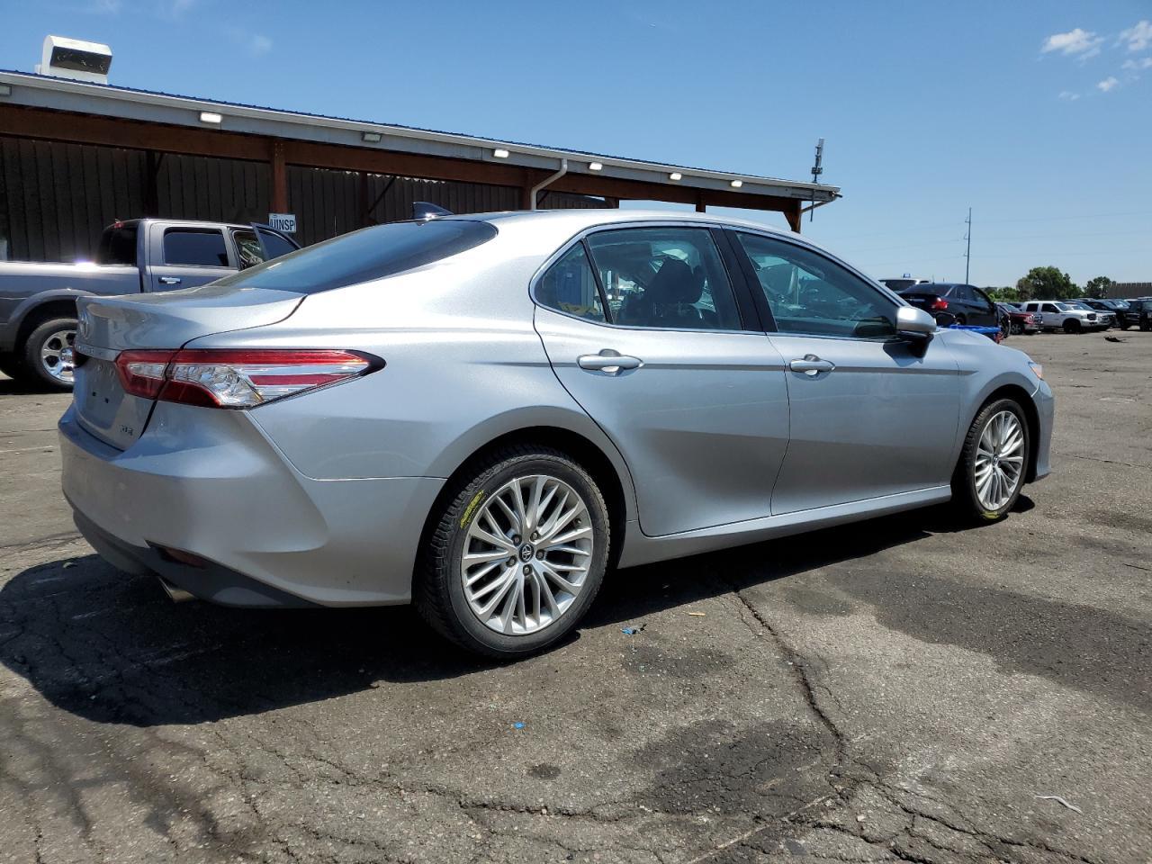 2019 Toyota Camry L - Фото 3