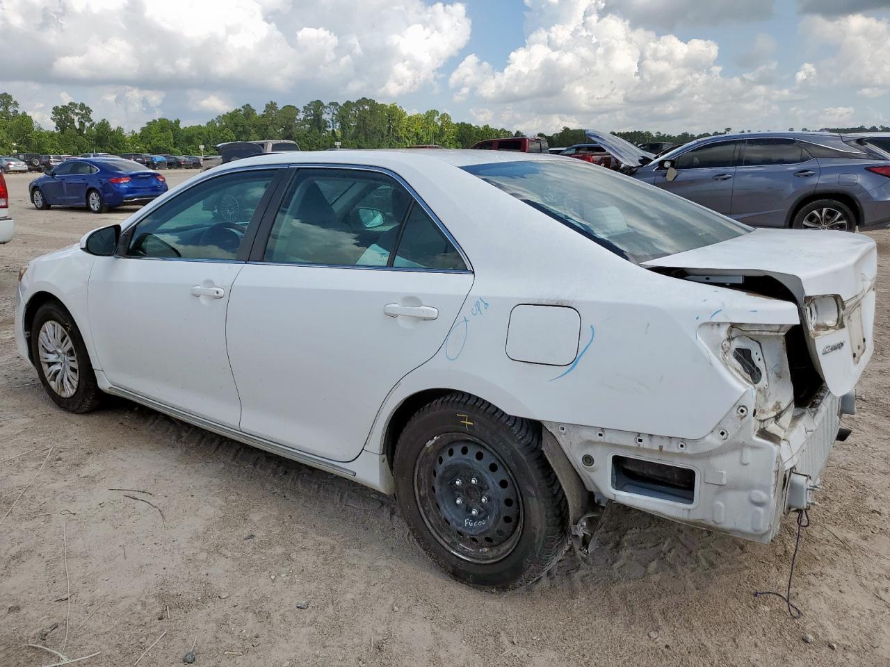 2012 Toyota Camry Base - Фото 2
