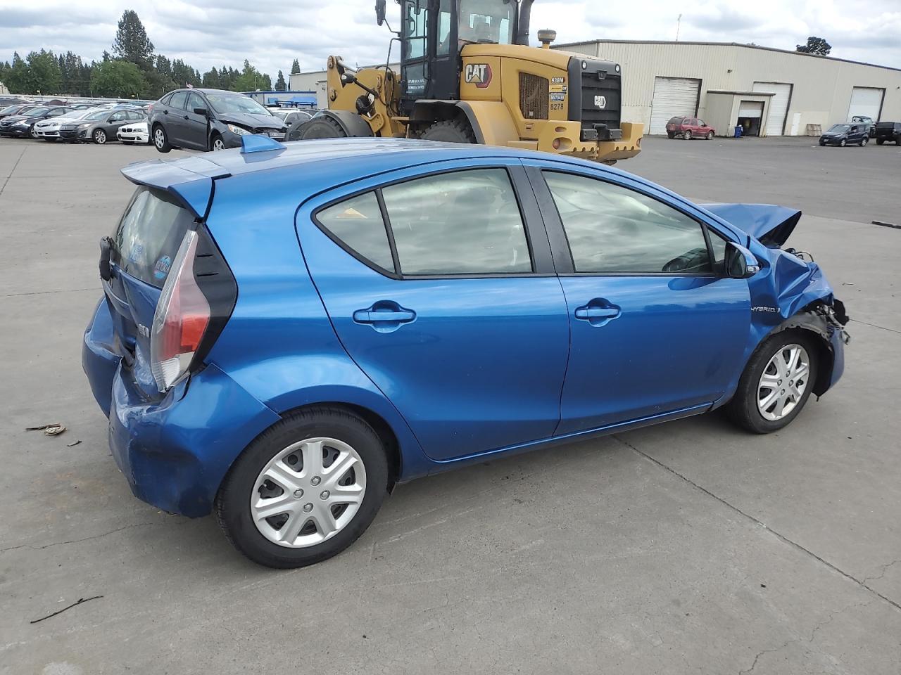2015 Toyota Prius C - Image 3