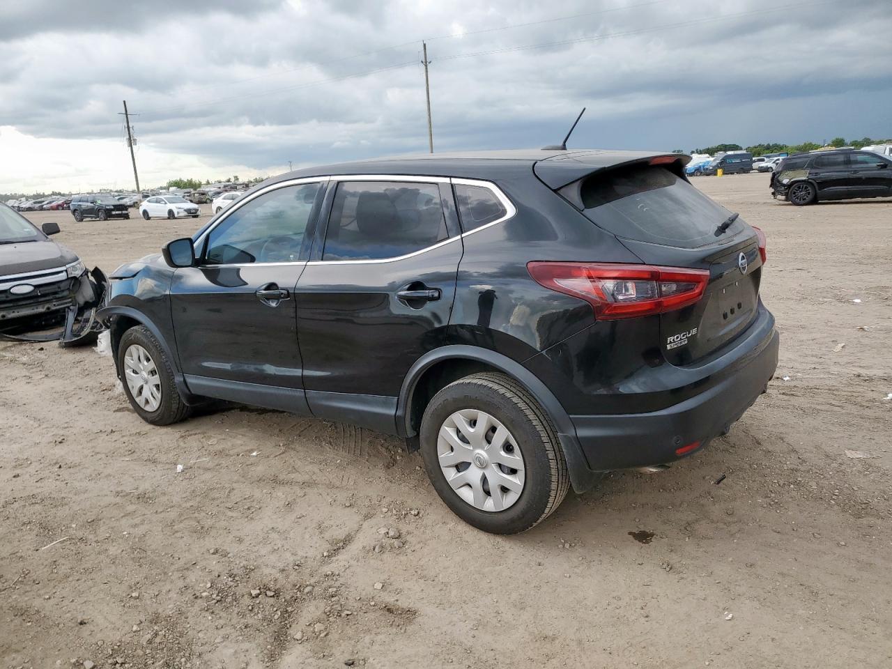 2020 Nissan Rogue Sport S - Image 2