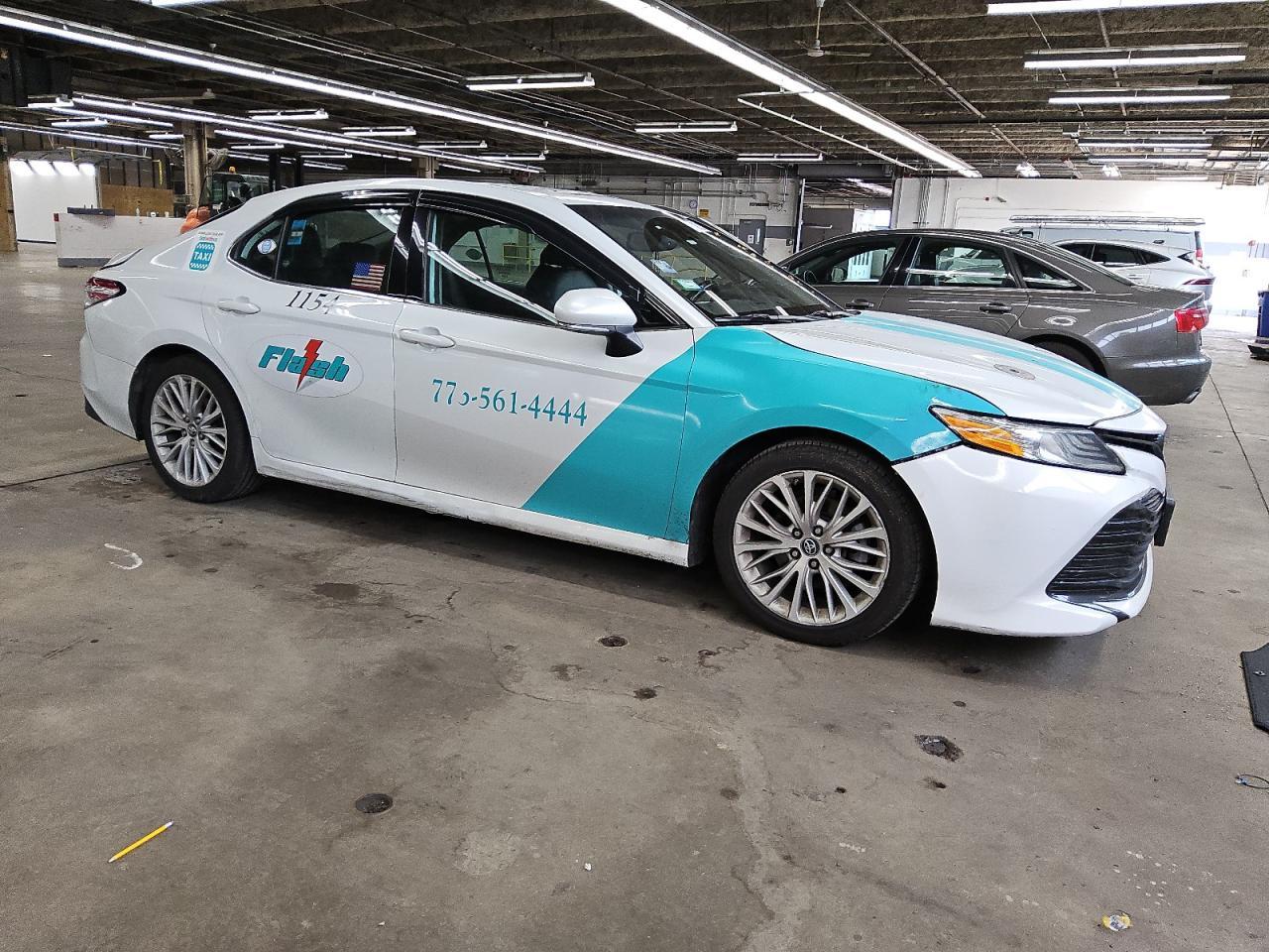 2019 Toyota Camry Hybrid - Фото 4