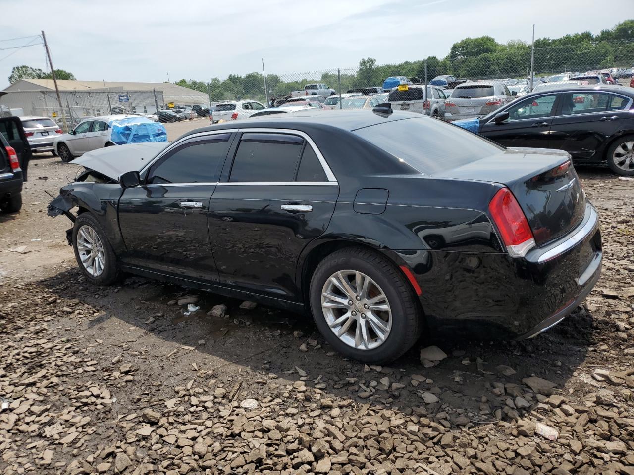 2017 Chrysler 300C - Image 2