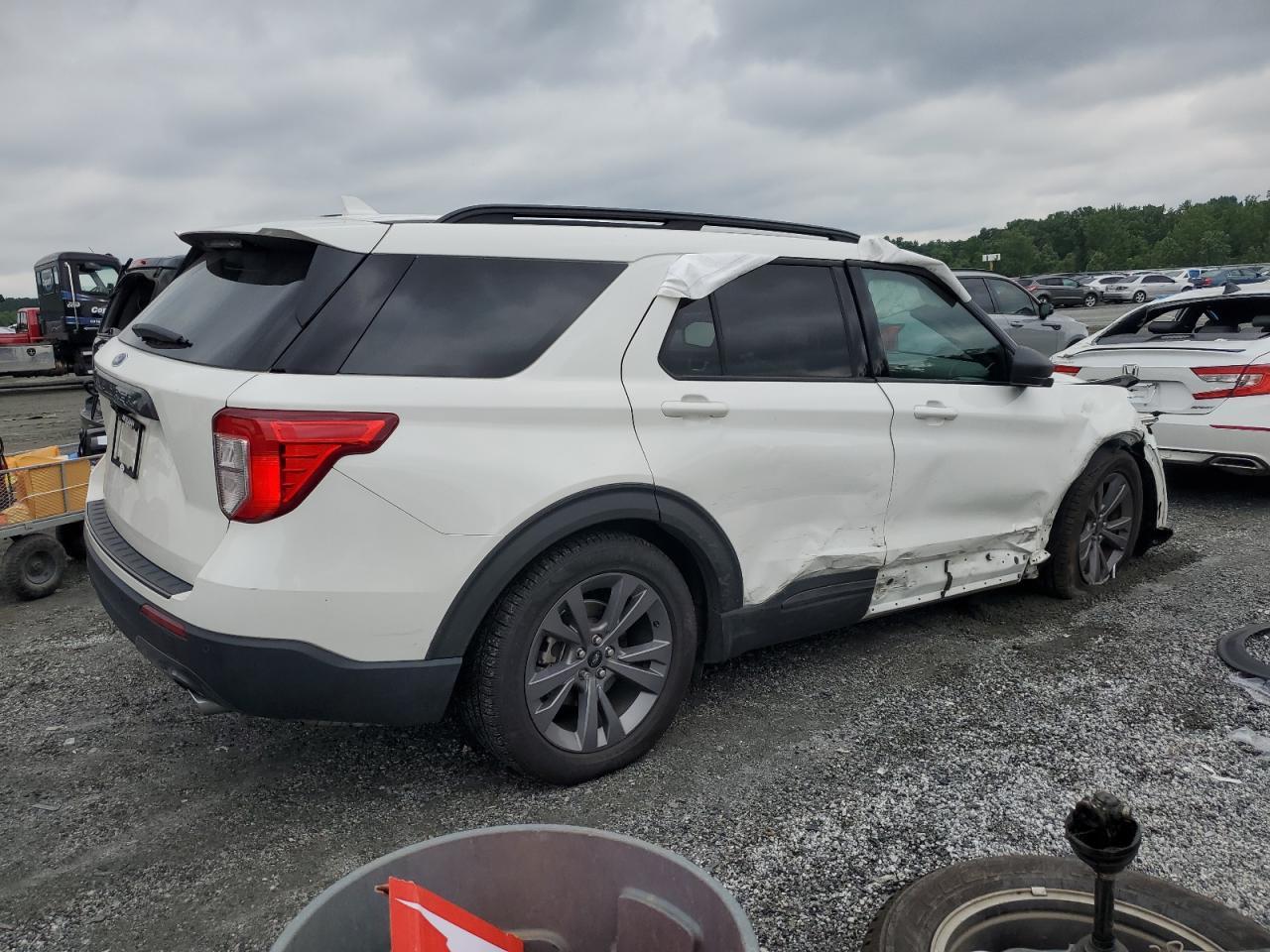 2021 Ford Explorer Xlt - Image 3