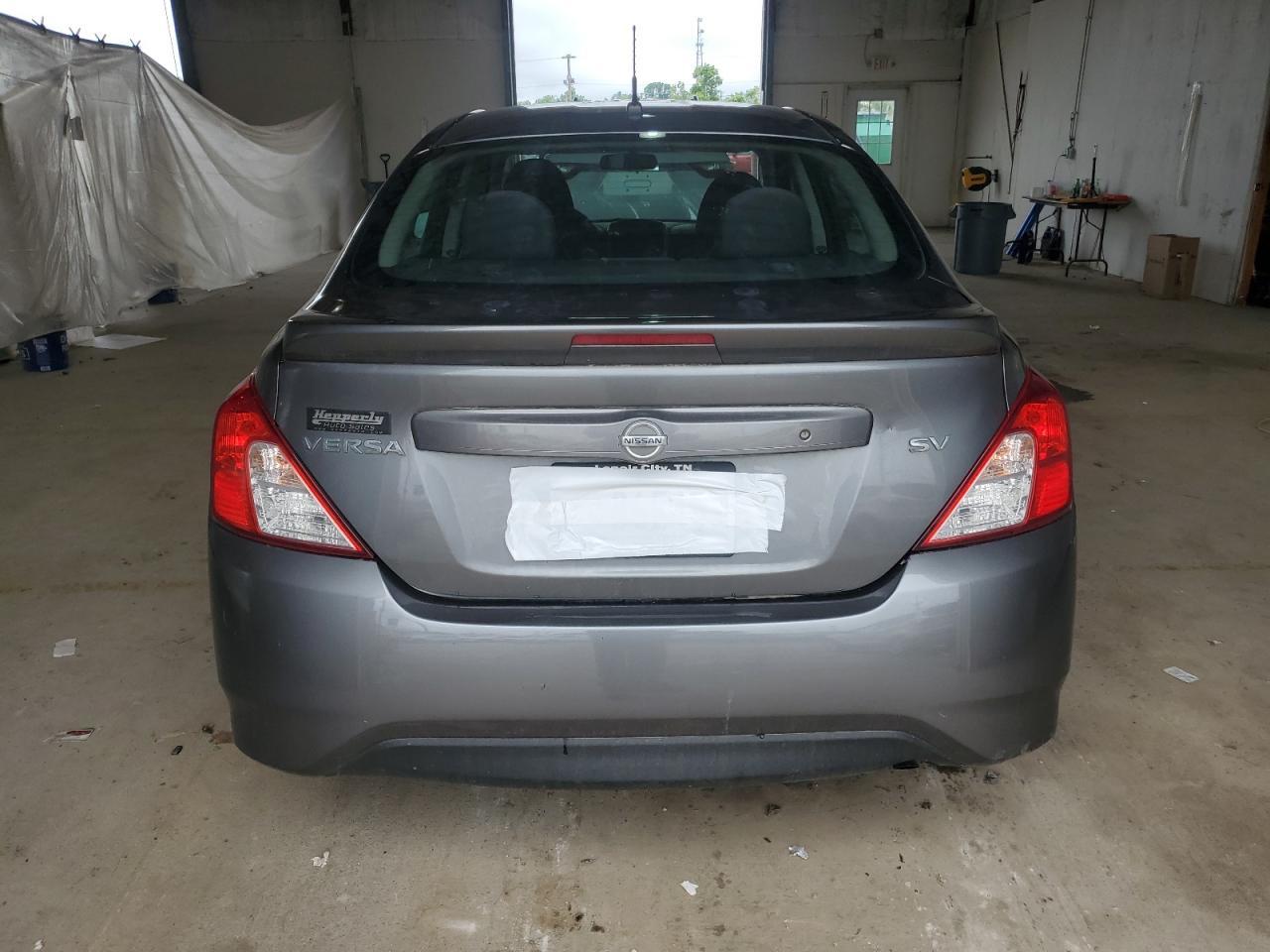 2017 Nissan Versa S - Фото 6