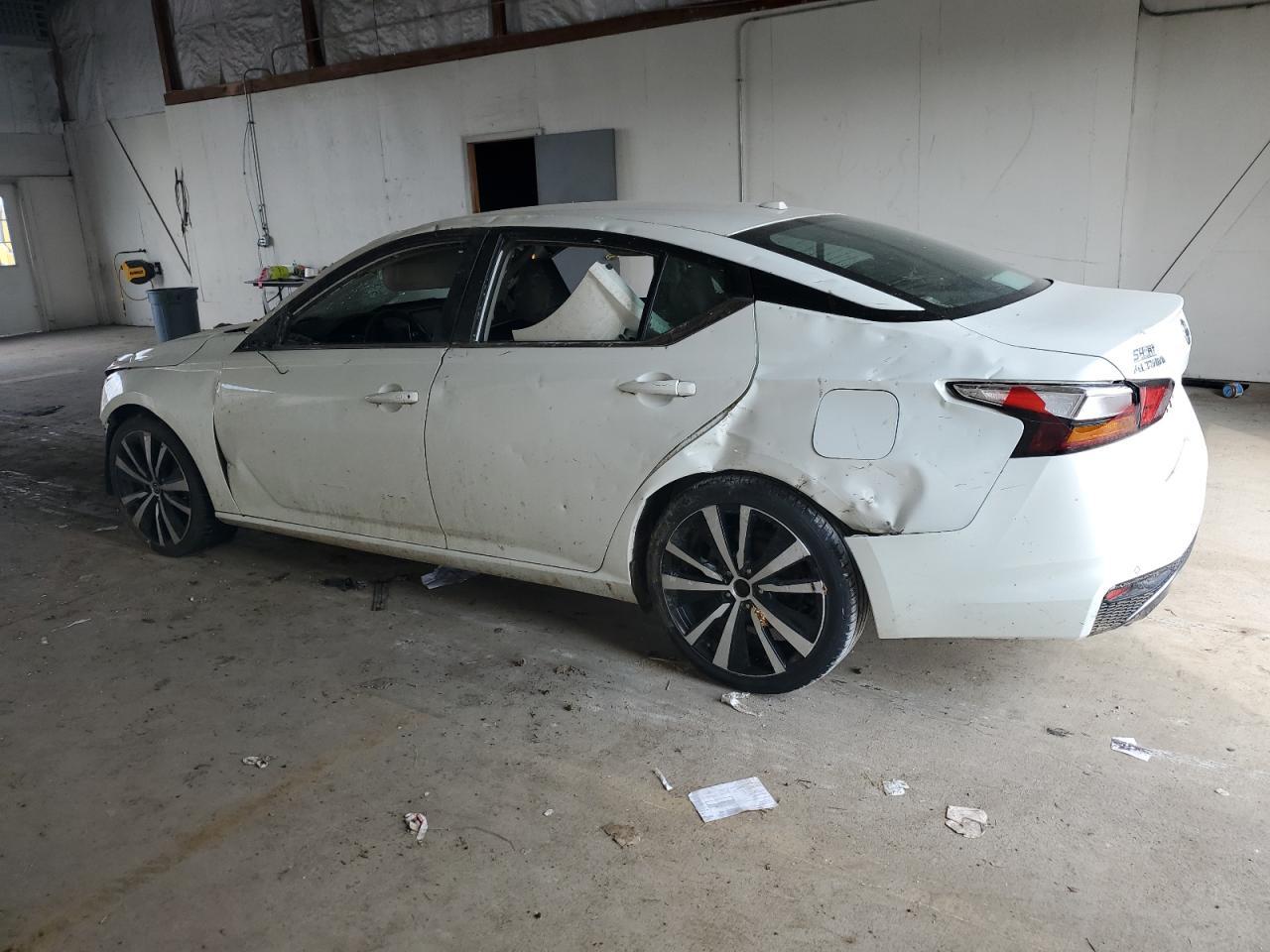 2020 Nissan Altima Sr - Фото 2