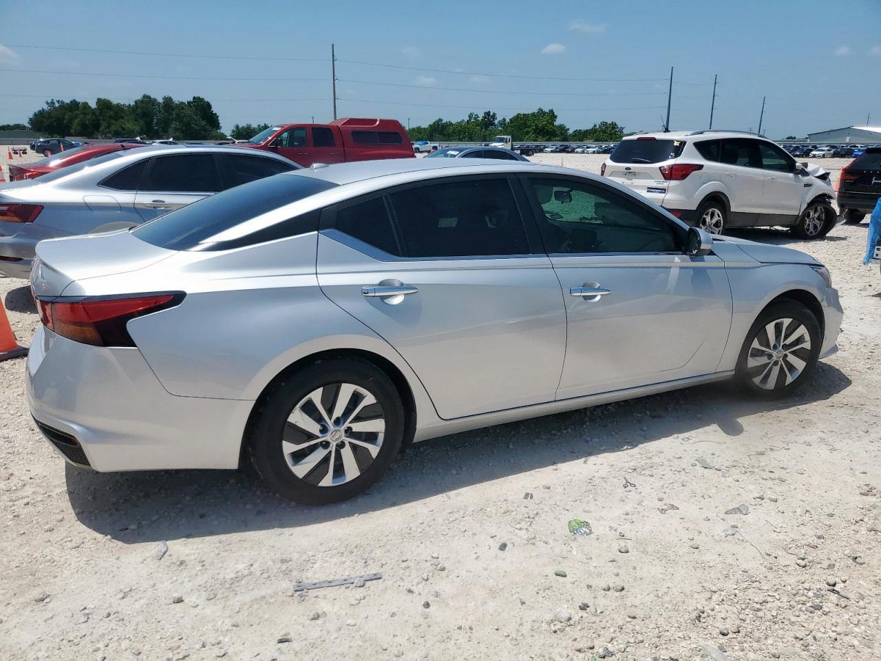 2020 Nissan Altima S - Фото 3