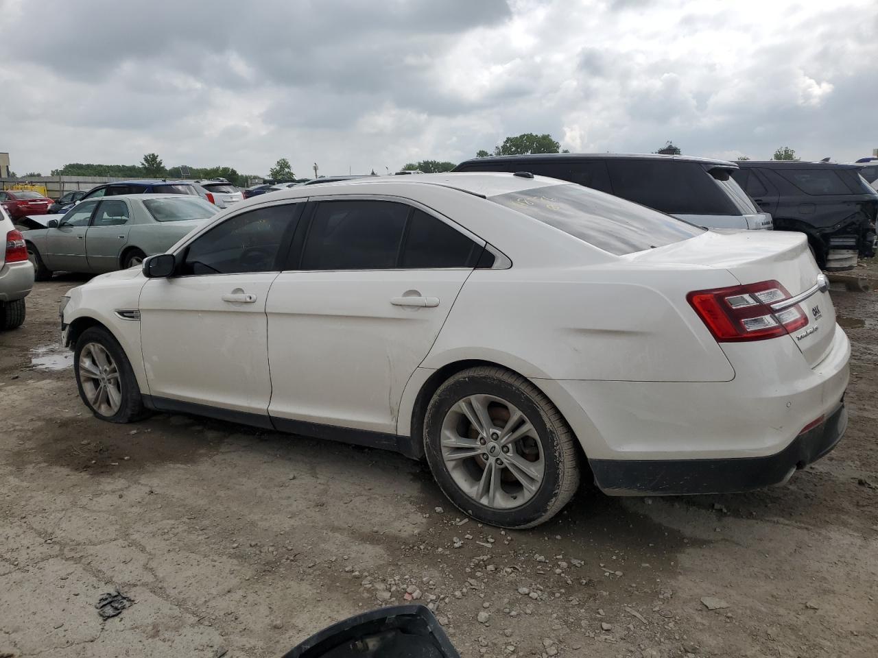 2016 Ford Taurus Sel - Image 2