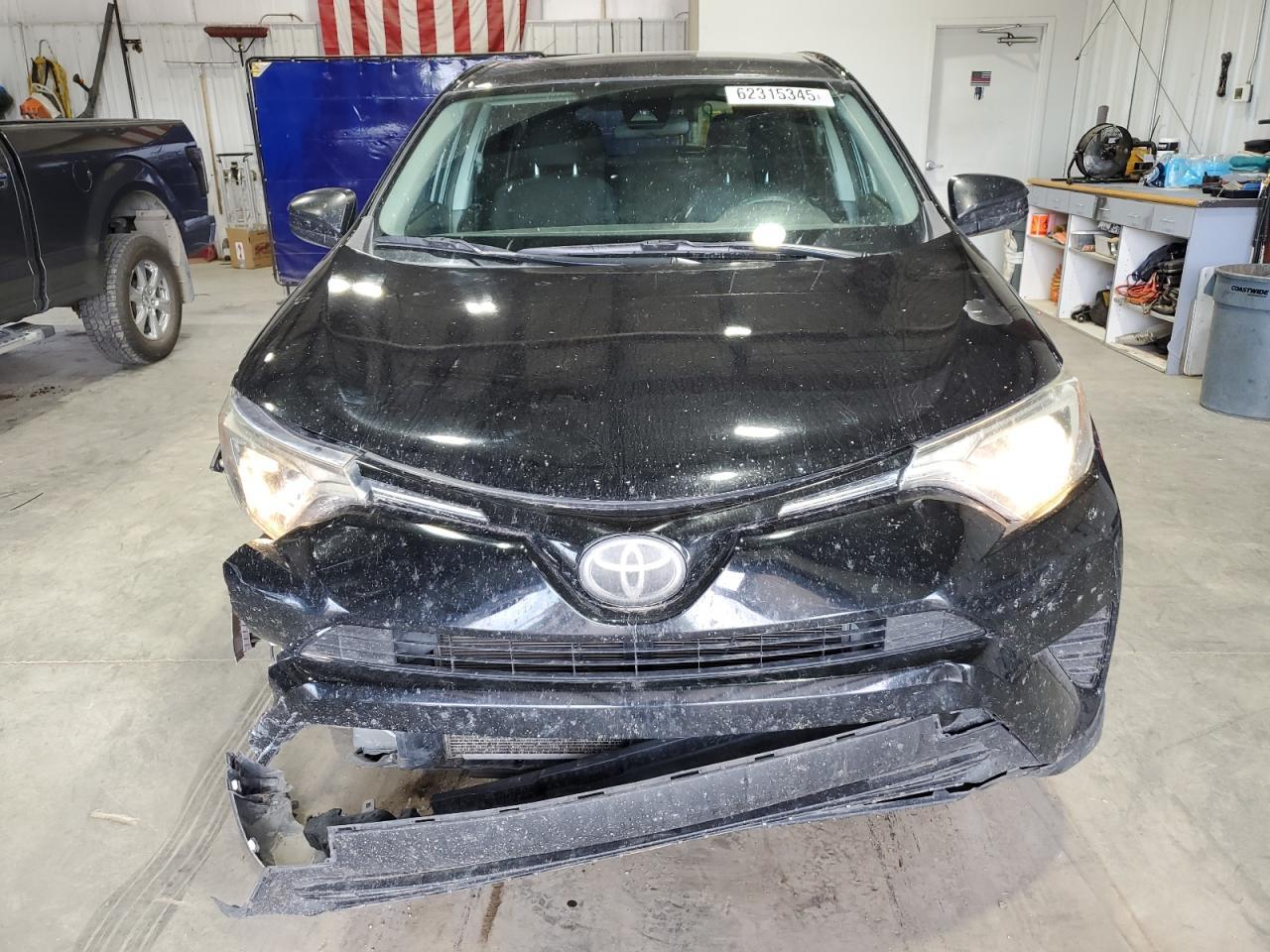 2018 Toyota Rav4 Le - Image 5