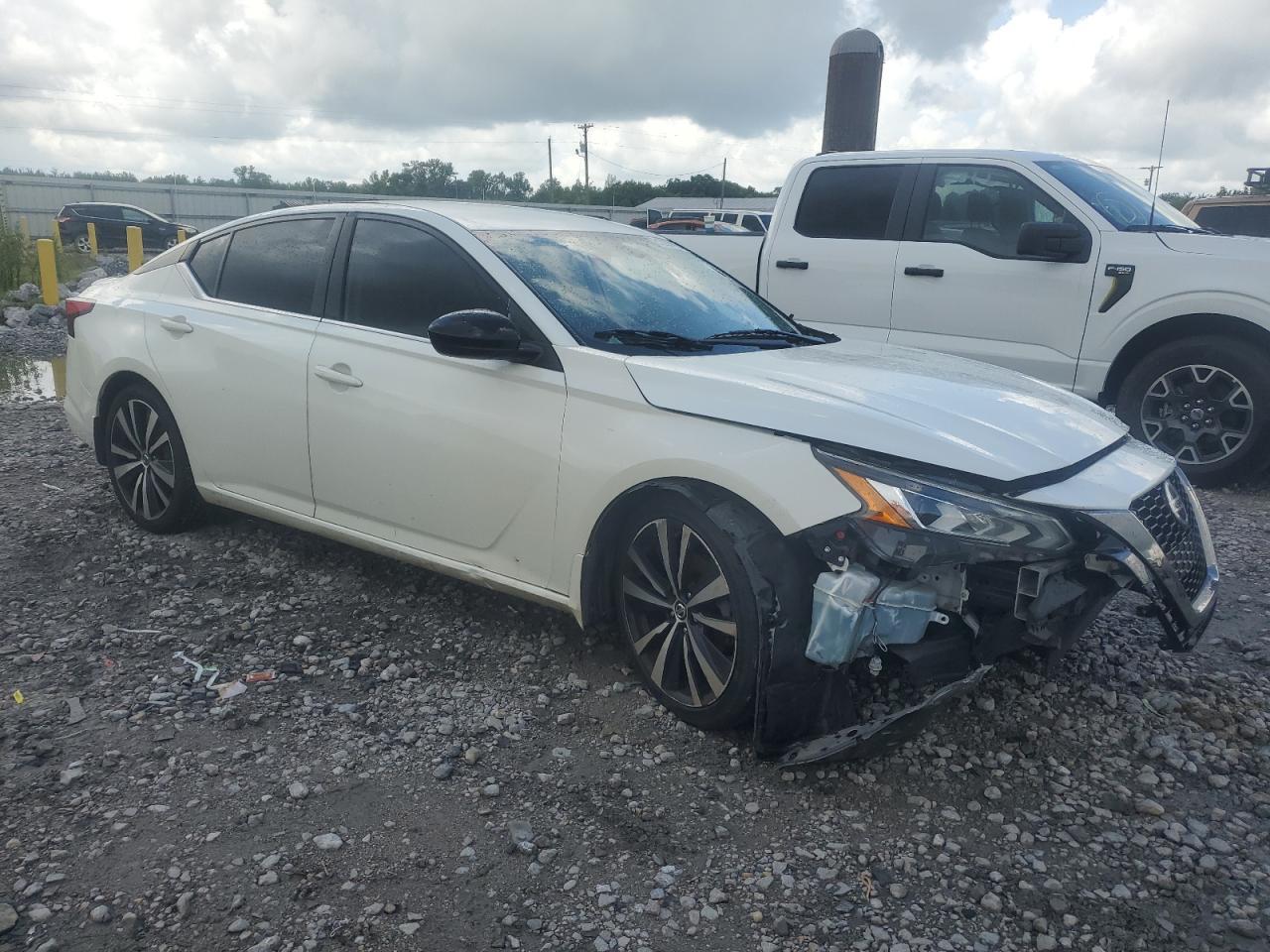 2019 Nissan Altima Sr - Image 4