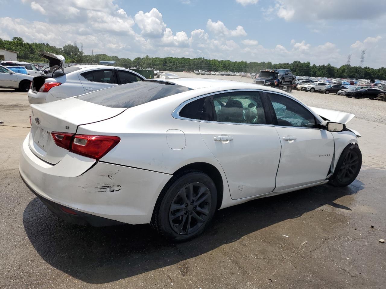 2017 Chevrolet Malibu Lt - Image 3