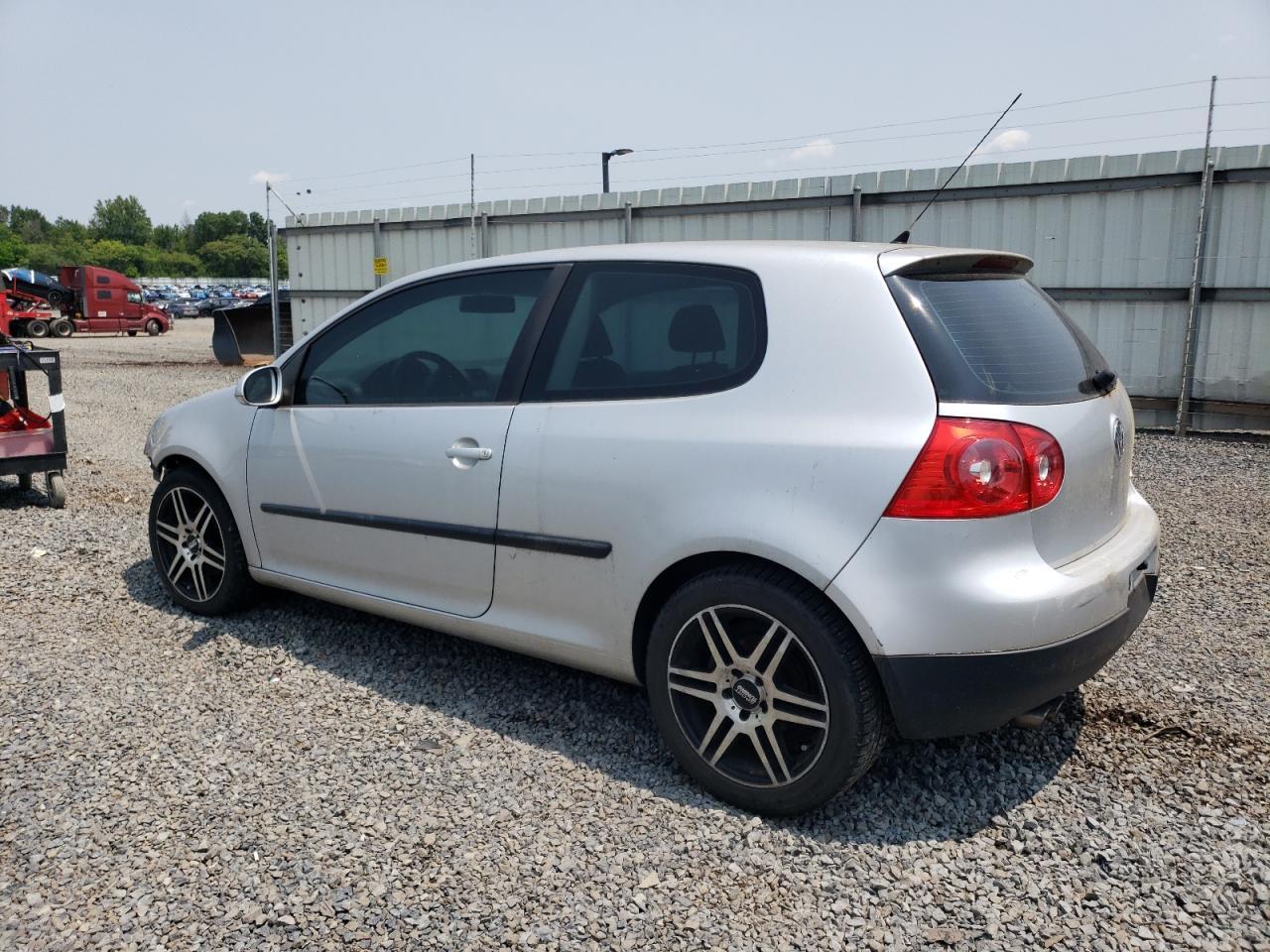 2009 Volkswagen Rabbit - Image 2