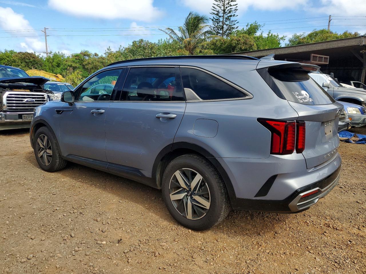 2021 Kia Sorento S - Image 2