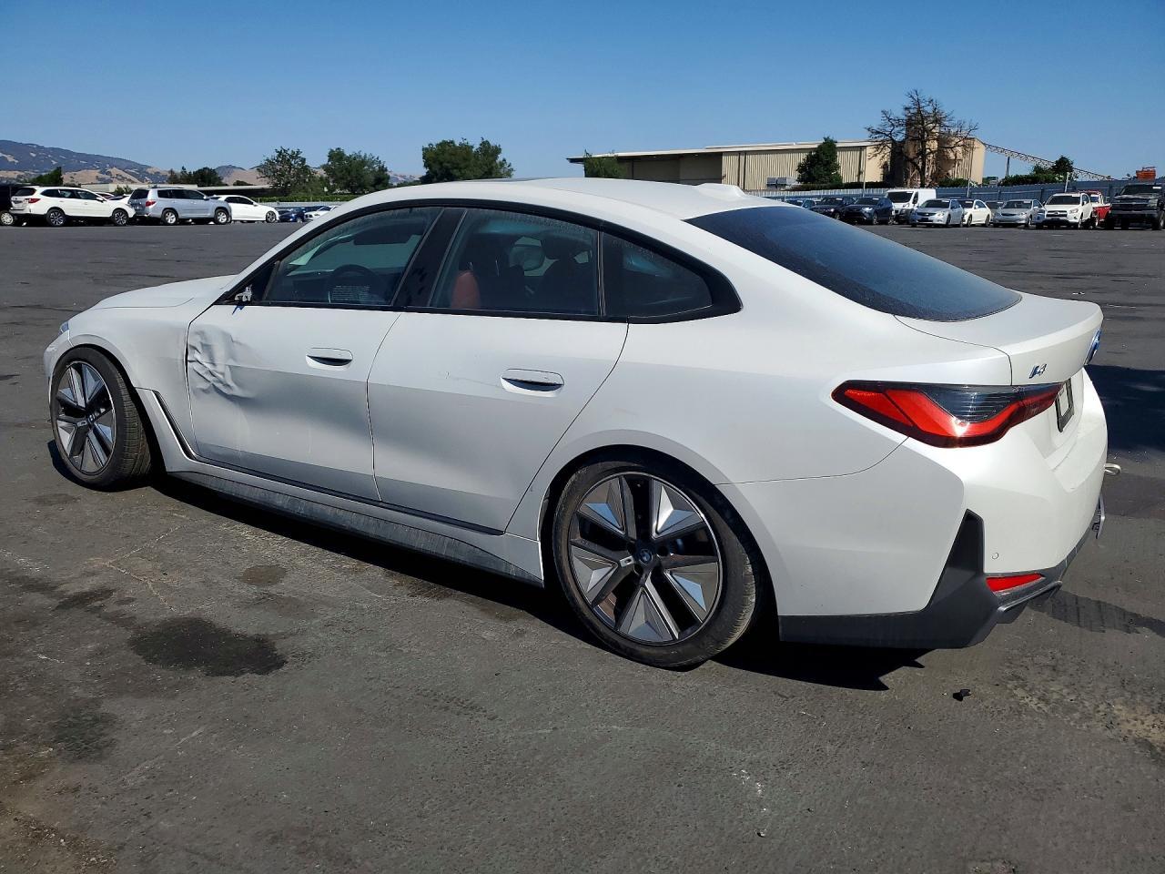 2023 BMW I4 Edrive 40 - Фото 2