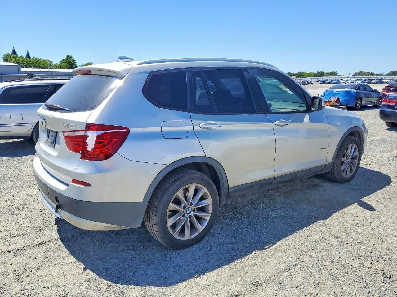 2014 BMW X3 xDrive28I - Image 3