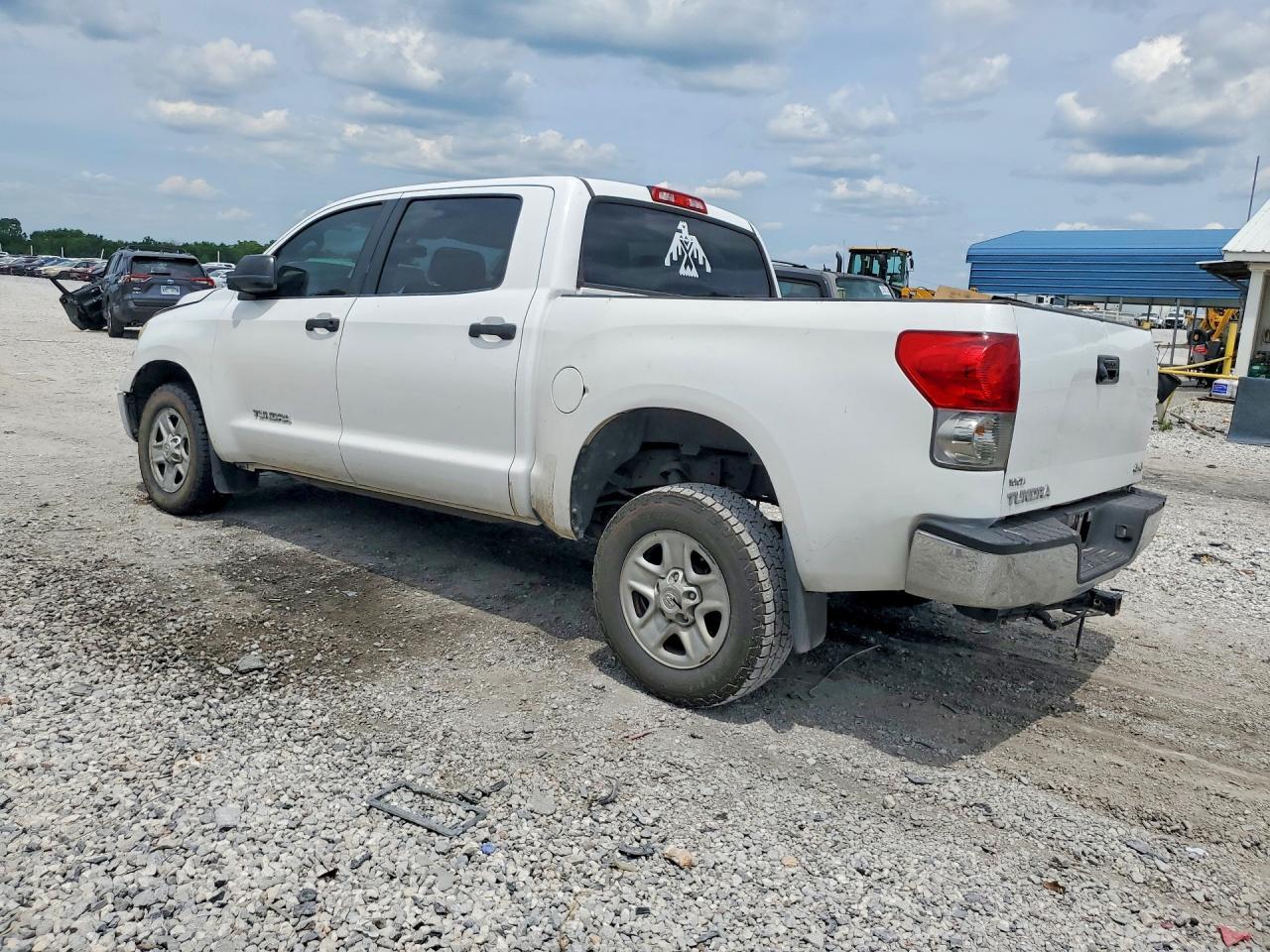 2011 Toyota Tundra Crewmax Sr5 - Image 2