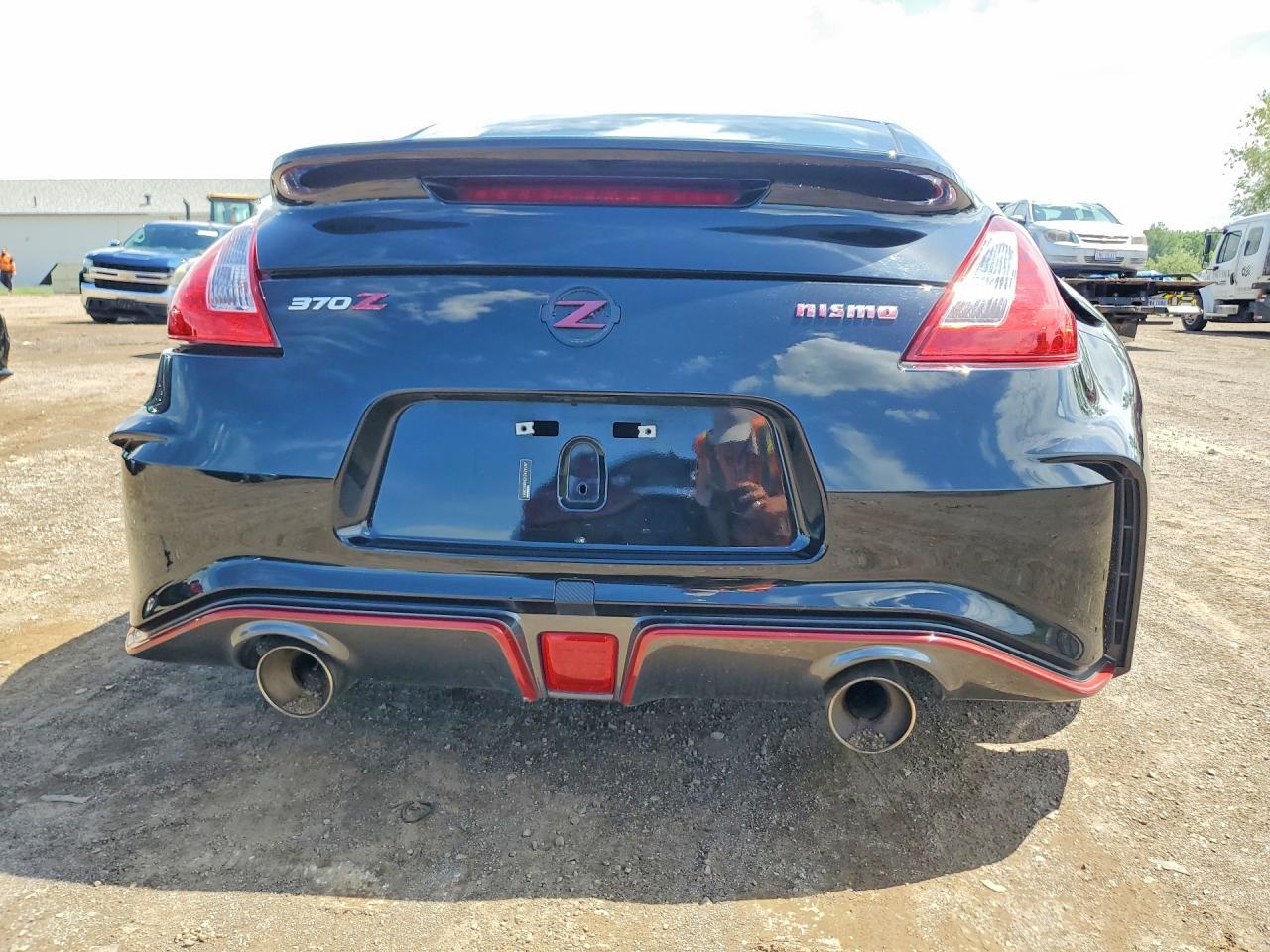 2017 Nissan 370Z Nismo - Image 6