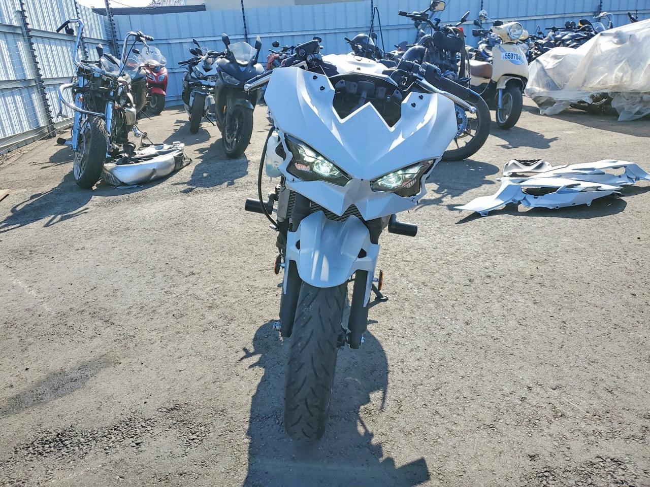 2025 Kawasaki Ex500 H - Image 2