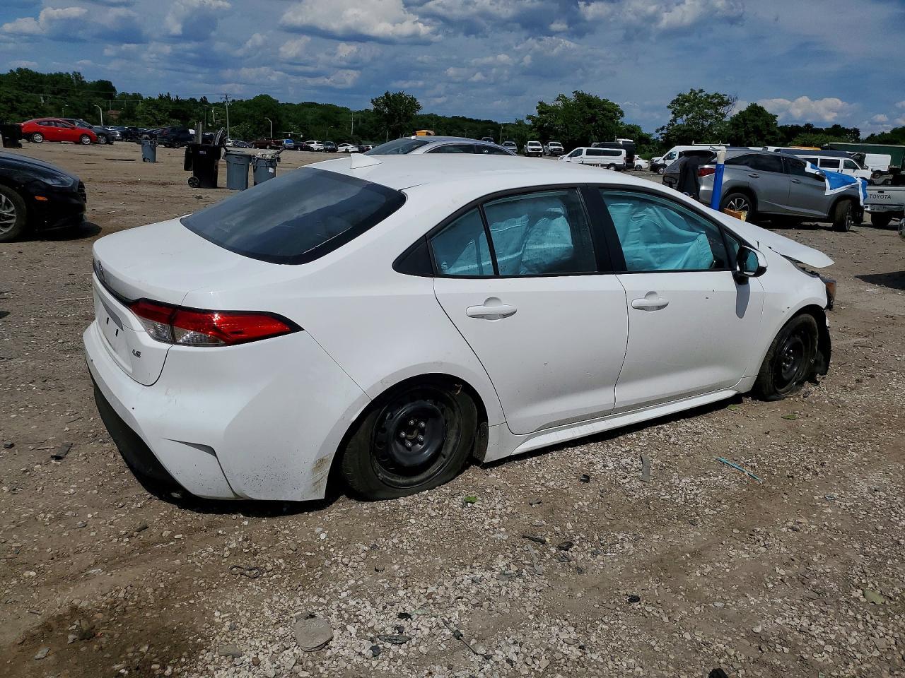 2025 Toyota Corolla Le - Image 3
