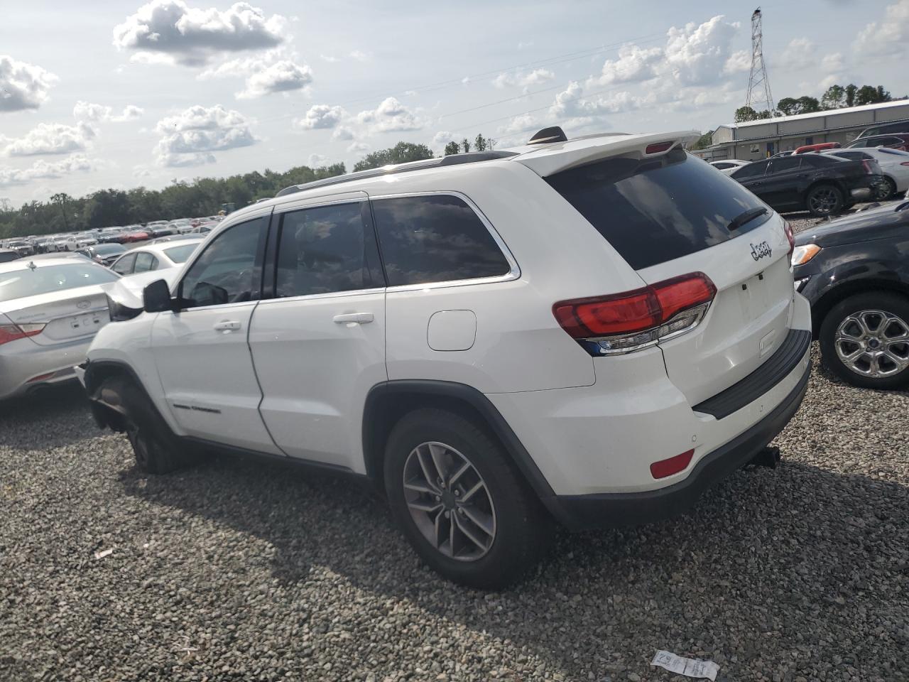 2020 Jeep Grand Cherokee Laredo - Image 2