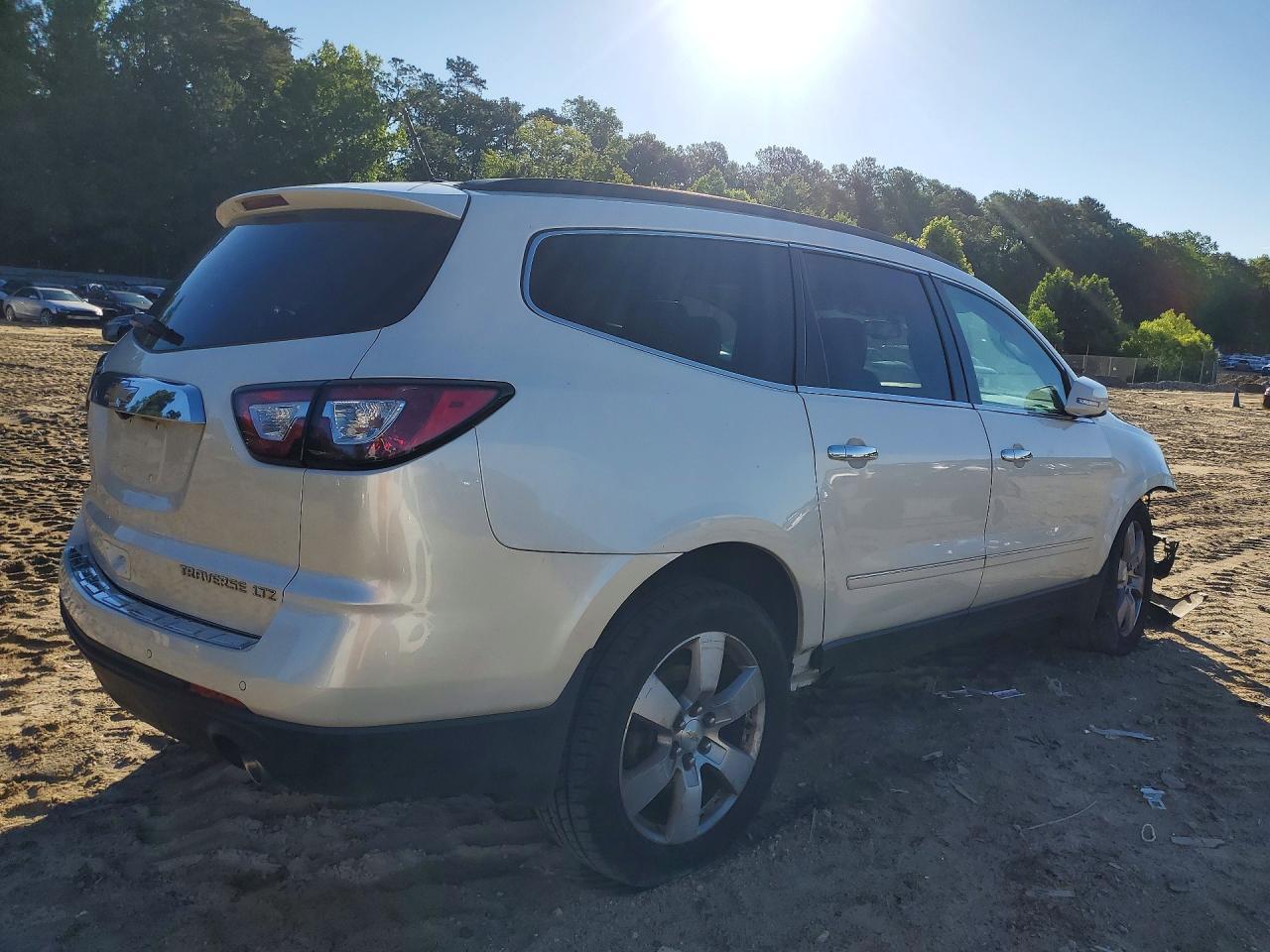 2013 Chevrolet Traverse Ltz - Image 3