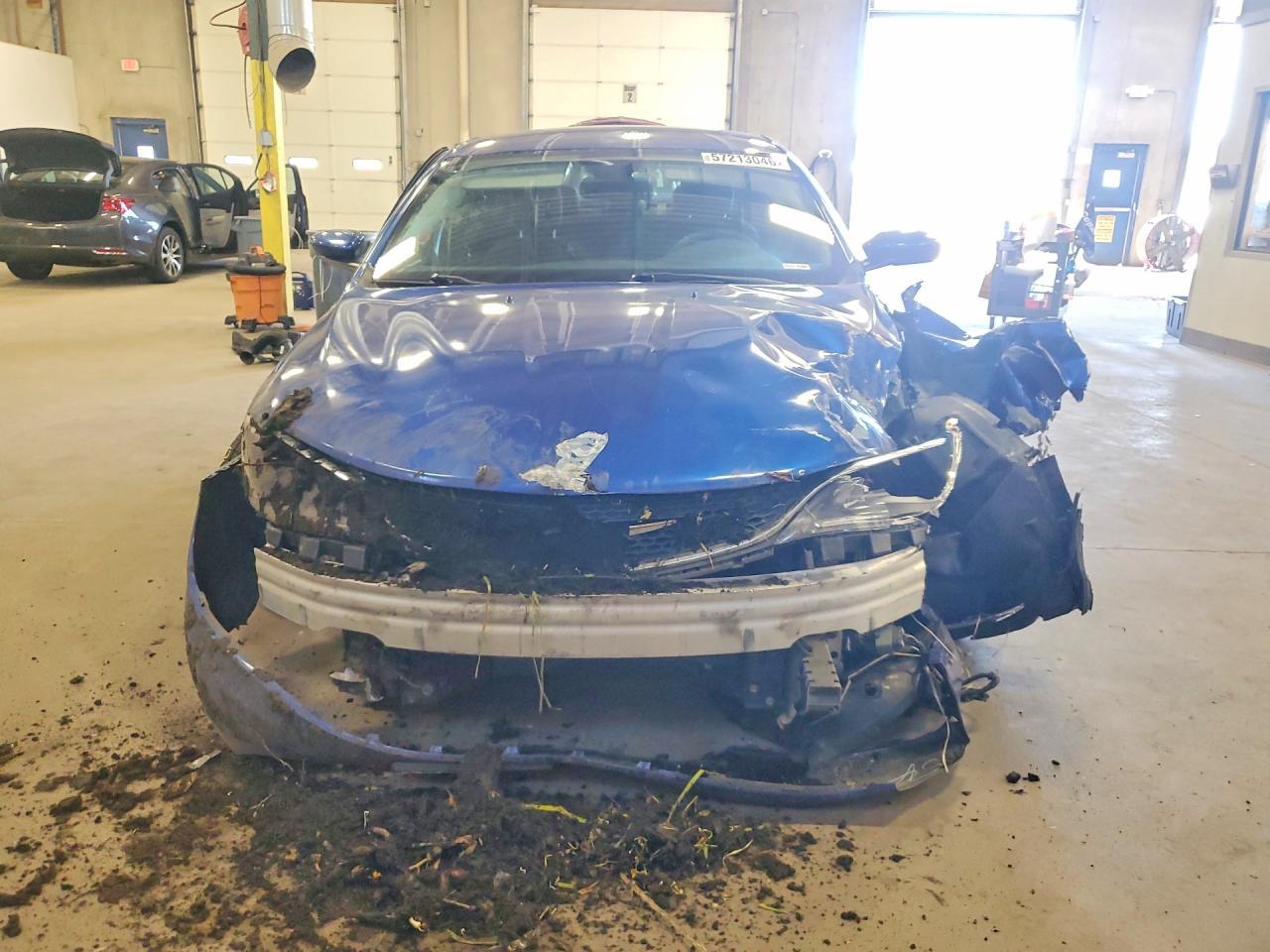 2016 Chrysler 200 Limited - Фото 5
