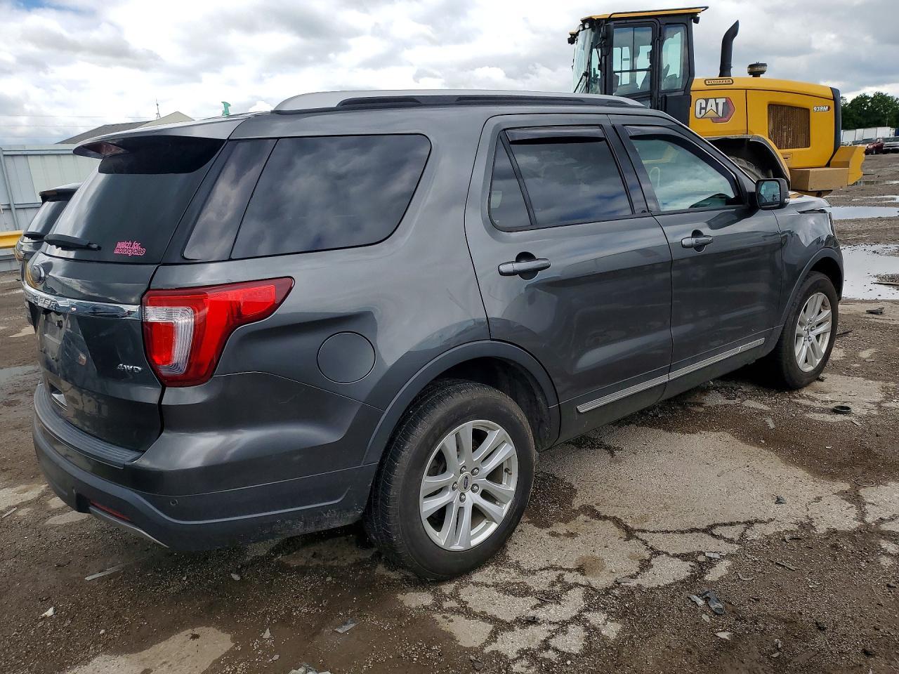 2019 Ford Explorer Xlt - Фото 3