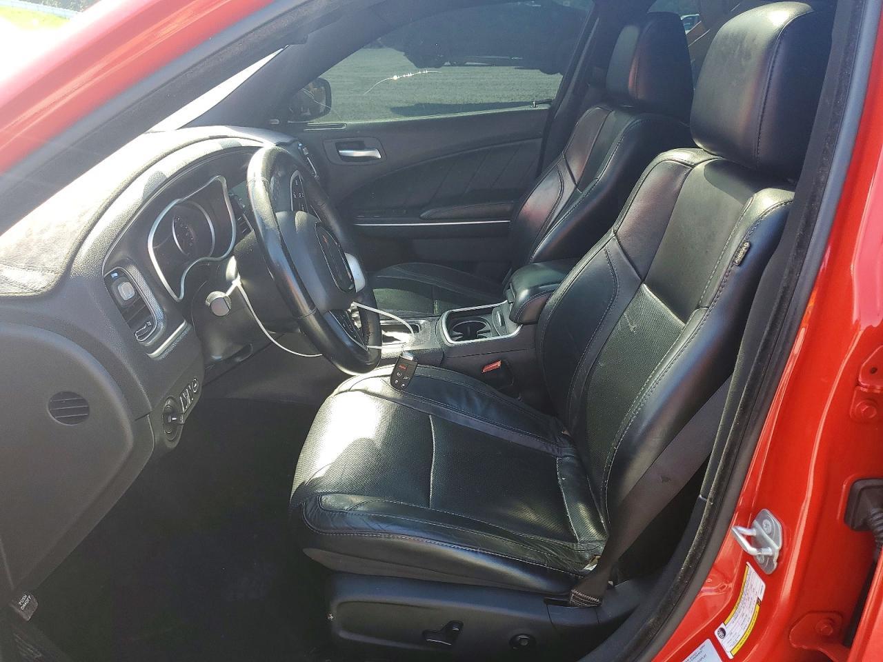 2015 Dodge Charger R - Image 7