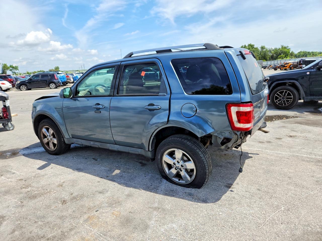 2012 Ford Escape Limited - Фото 2
