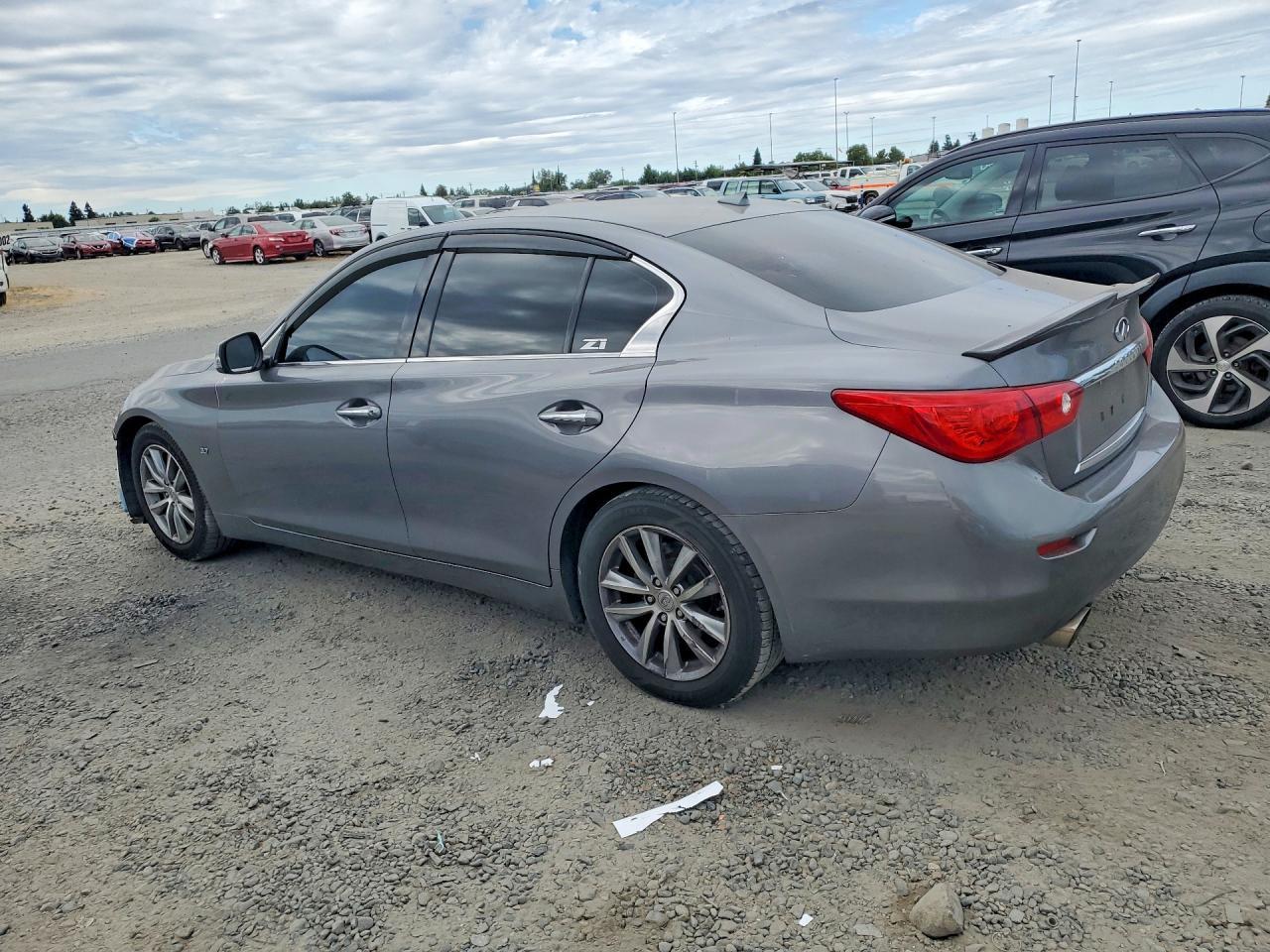 2014 Infiniti Q50 Premium - Image 2