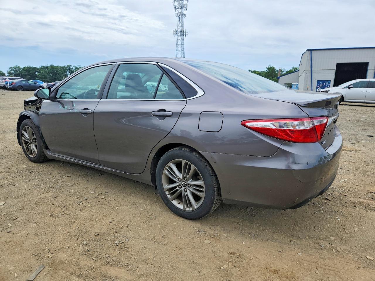 2017 Toyota Camry Se - Image 2
