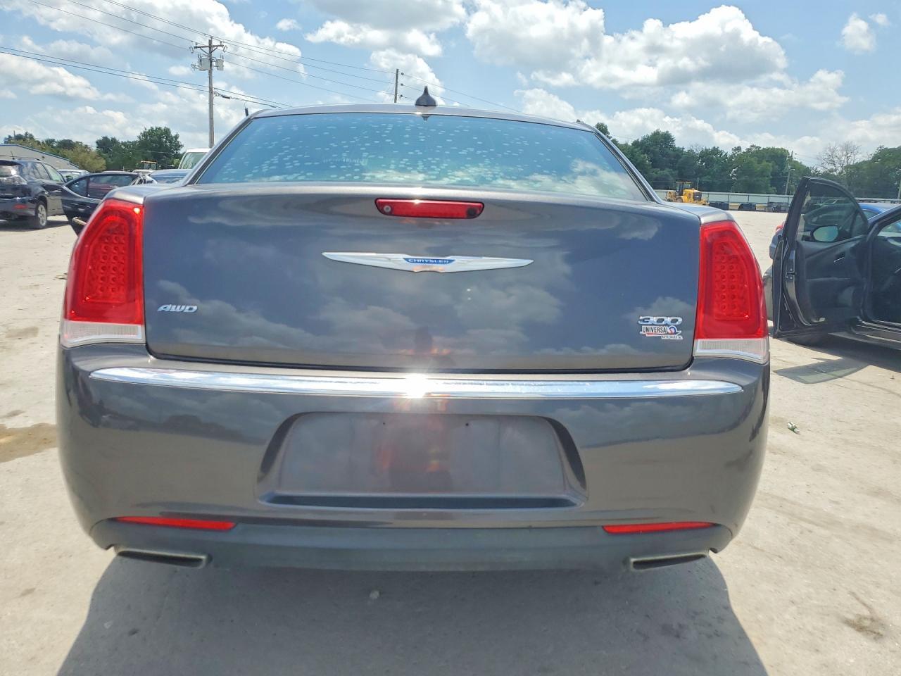 2018 Chrysler 300 Limited - Фото 6