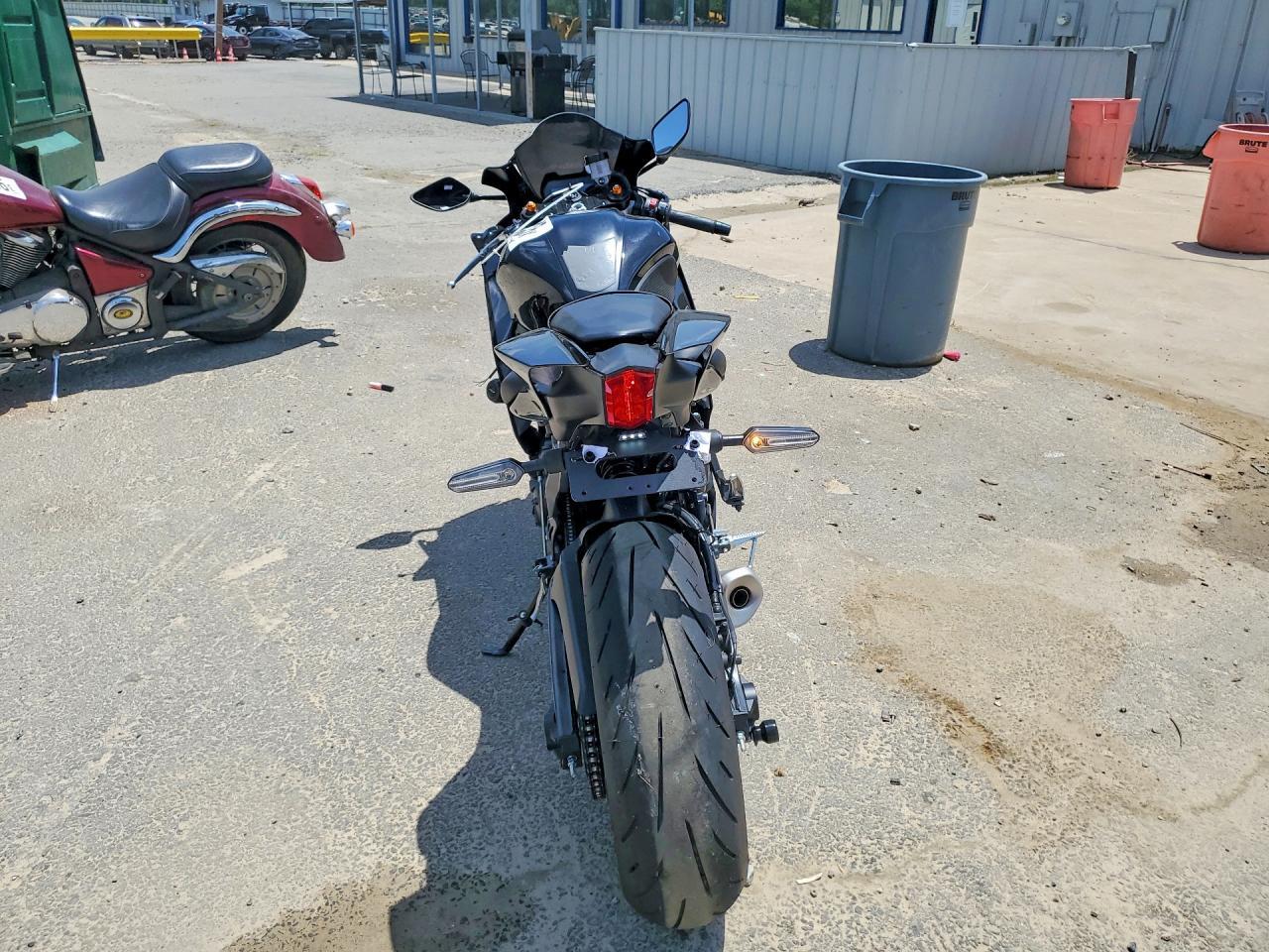 2025 Yamaha Yzfr7 - Фото 4