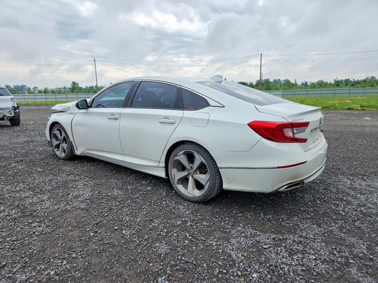 2019 Honda Accord Touring - Фото 2