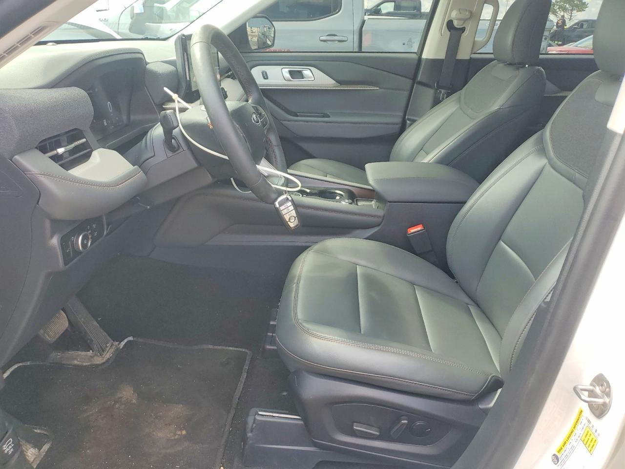 2025 Ford Explorer Active - Фото 7